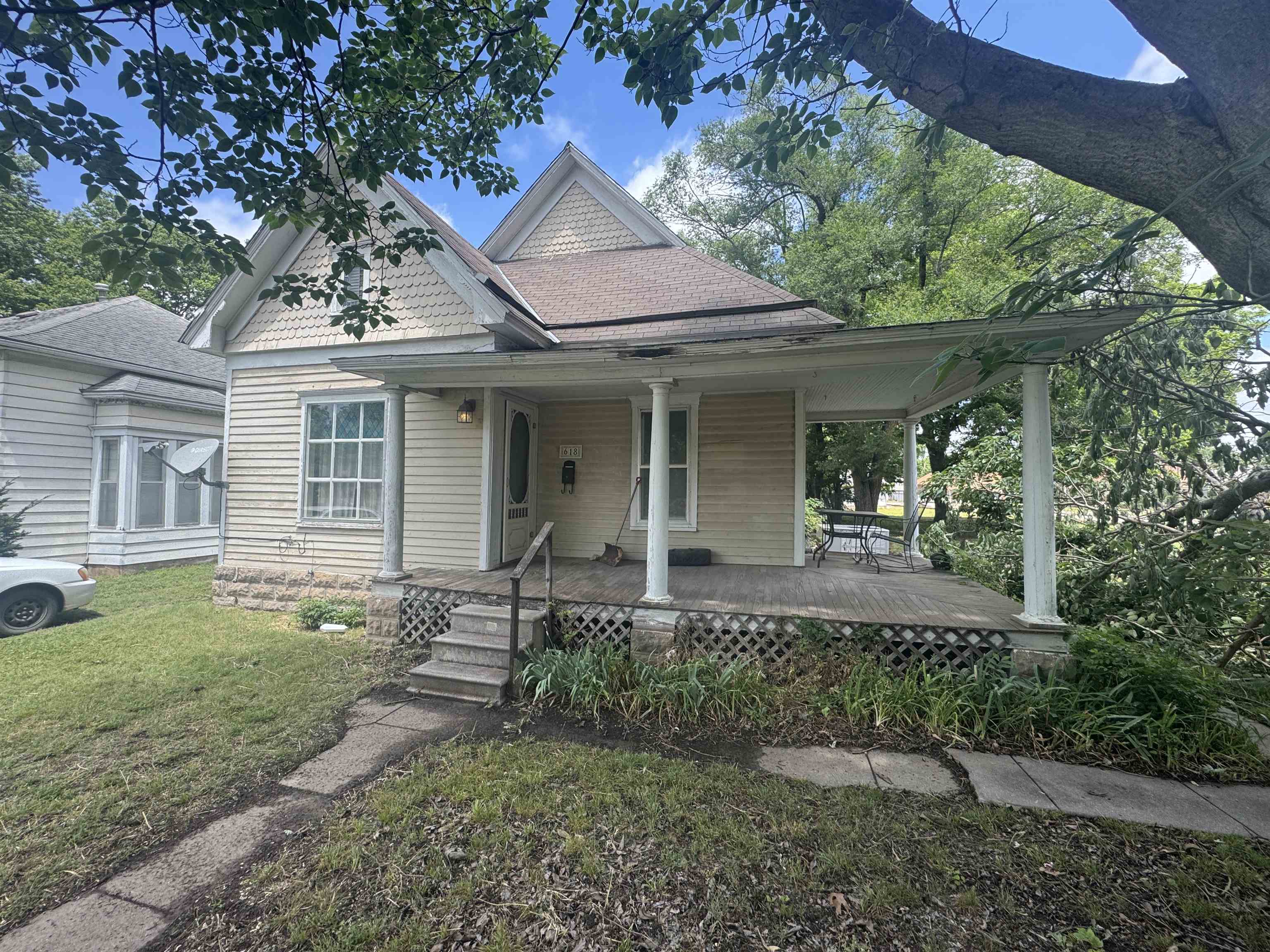618 E 9th Winfield KS 67156