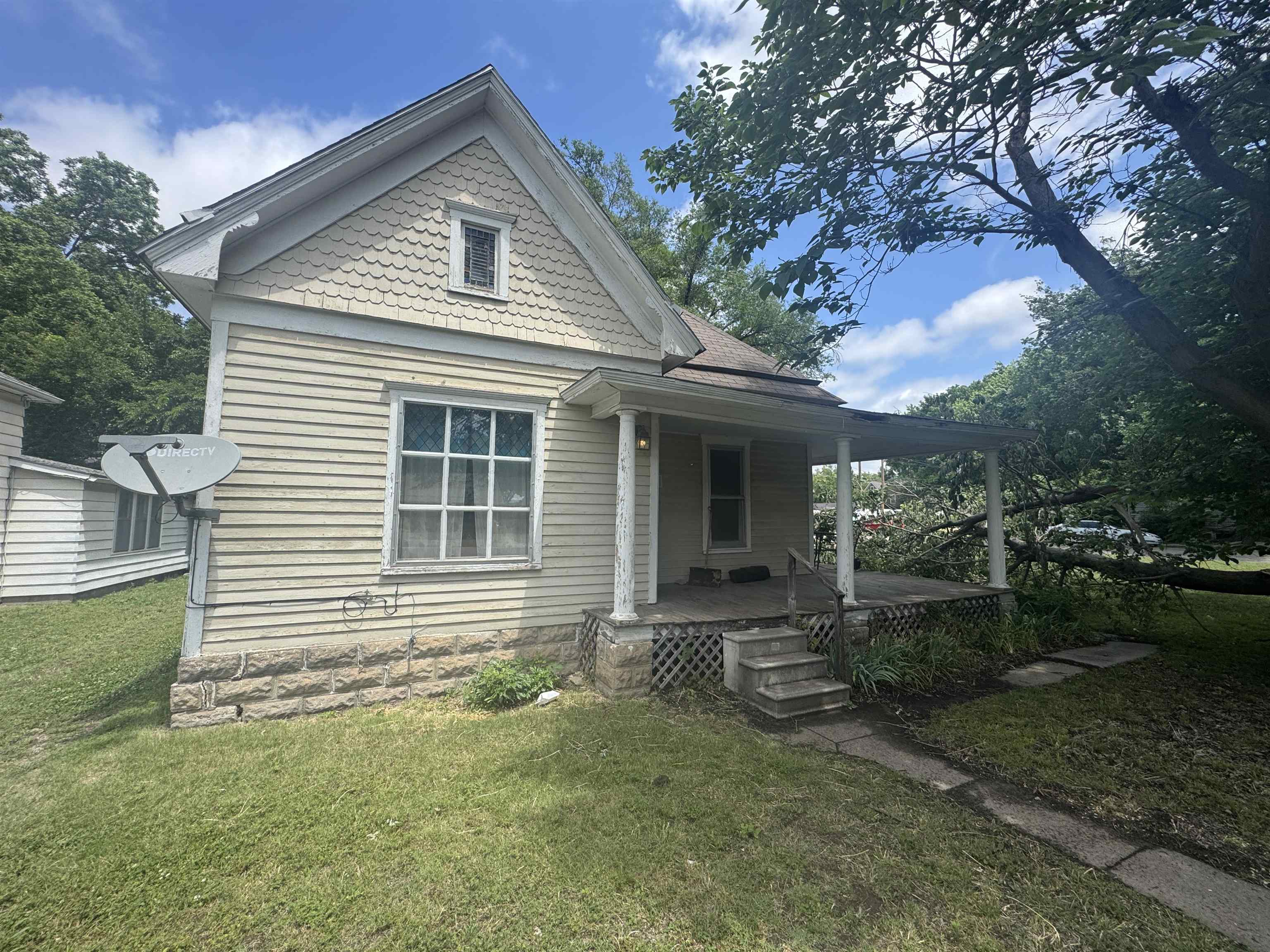 618 E 9th Winfield KS 67156