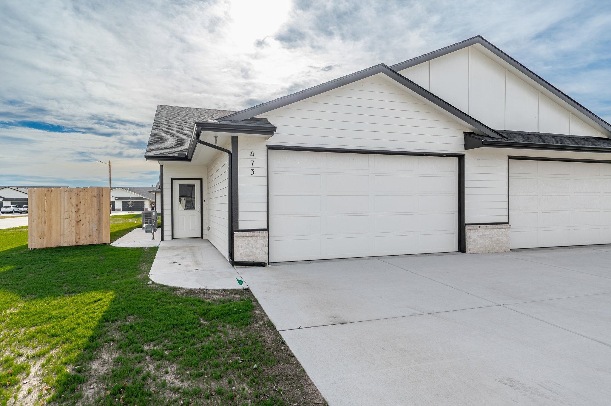 473 E Harper Street Valley Center KS 67147-8948