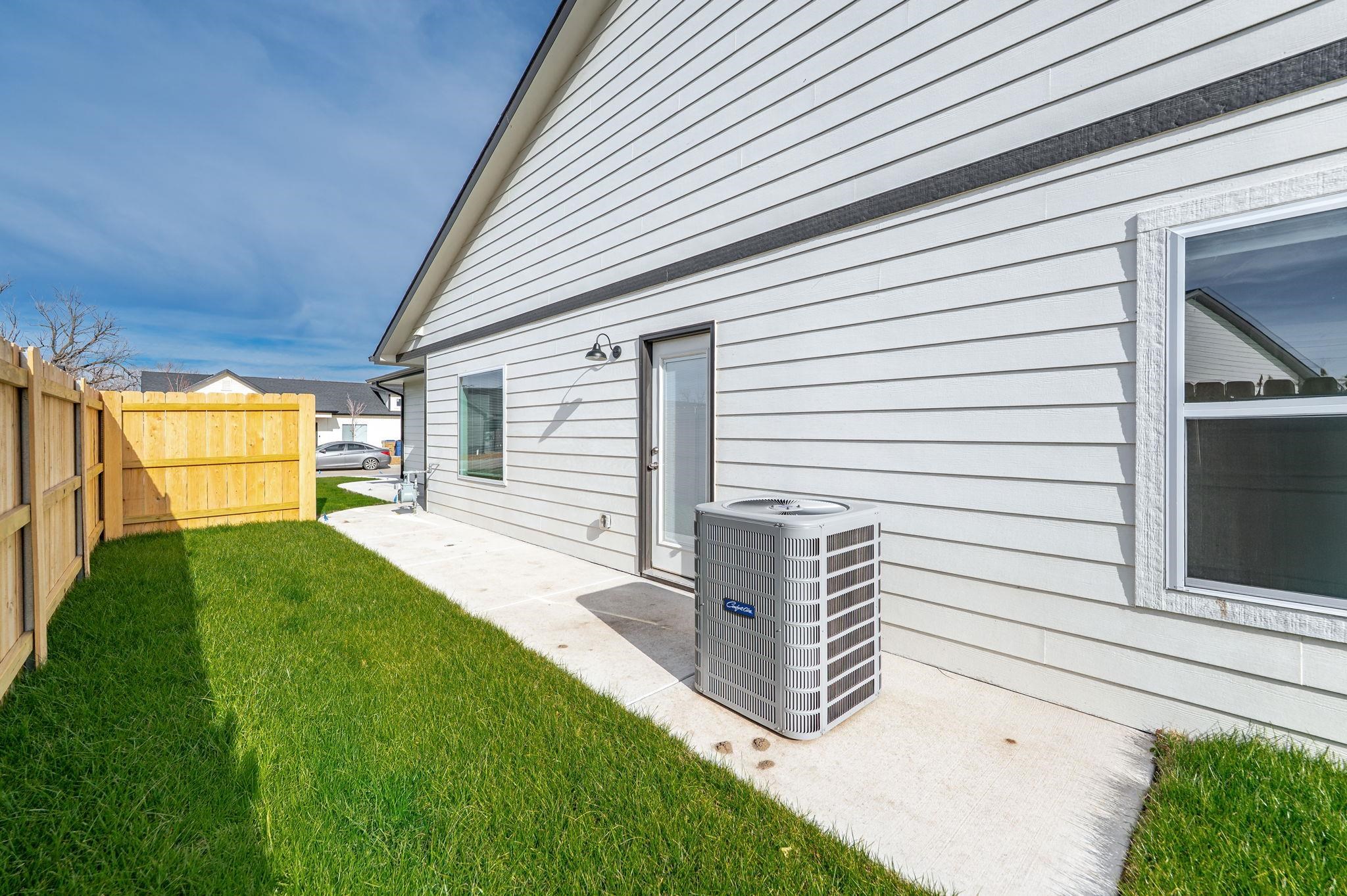 473 E Harper Street Valley Center KS 67147-8948