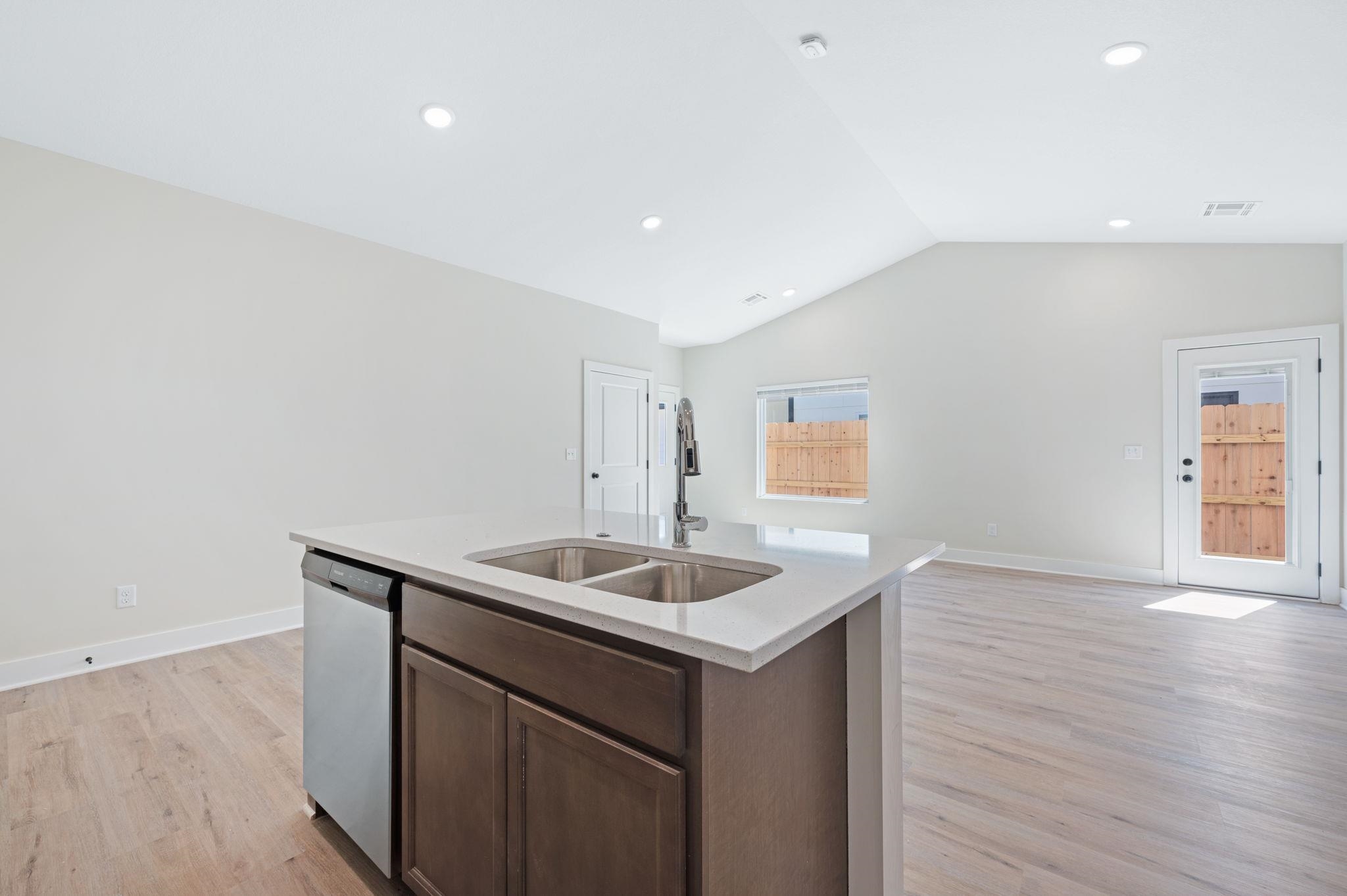473 E Harper Street Valley Center KS 67147-8948