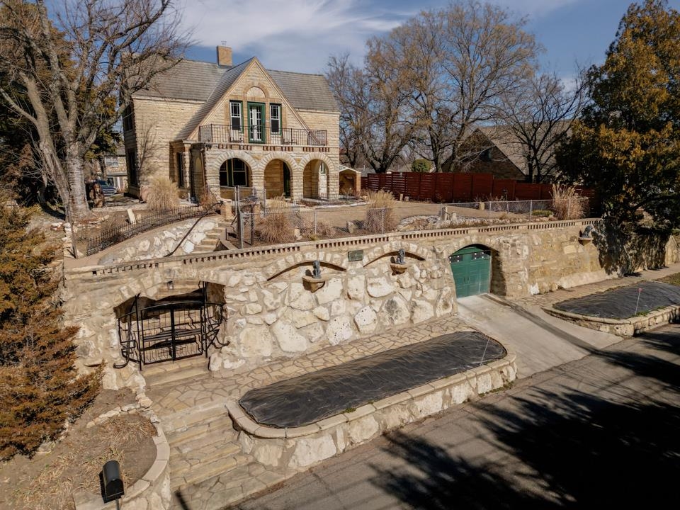 1702 Simpson Avenue Winfield KS 67156