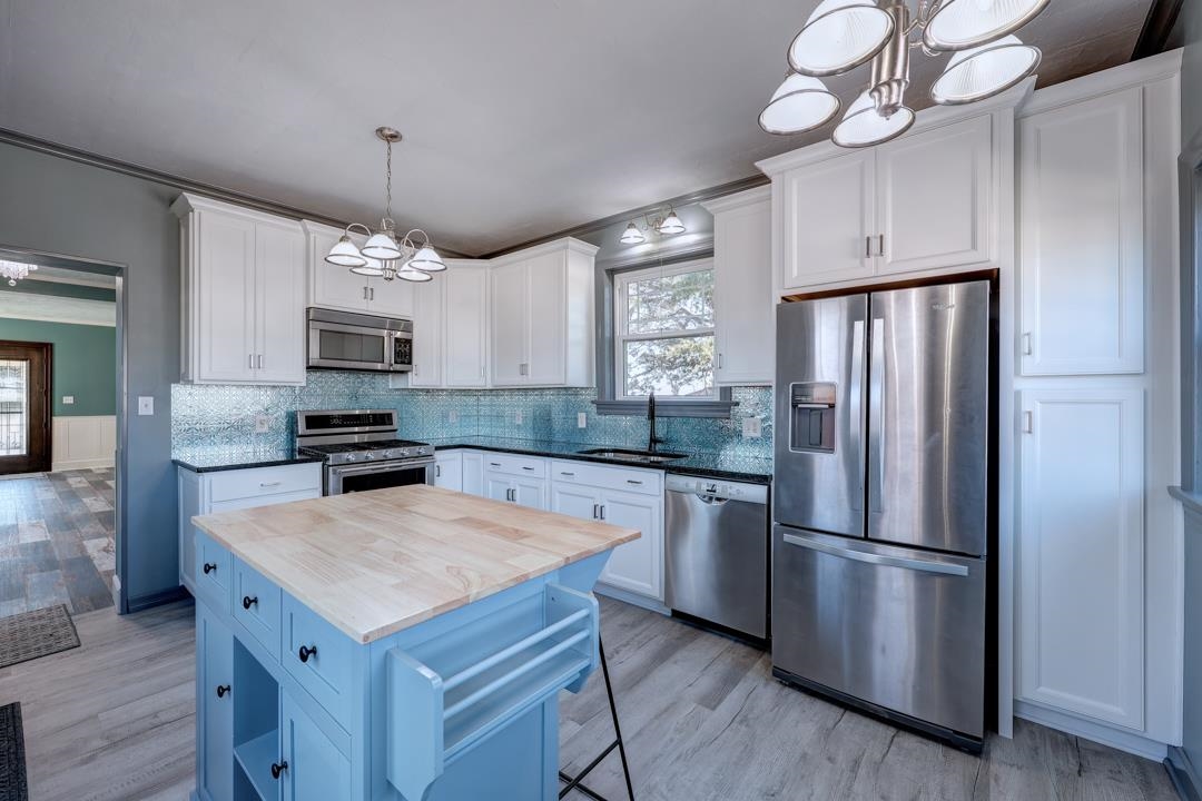 1702 Simpson Avenue Winfield KS 67156