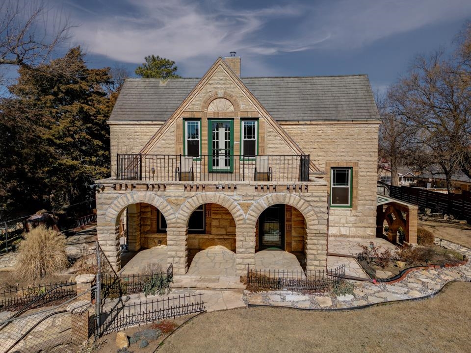 1702 Simpson Avenue Winfield KS 67156