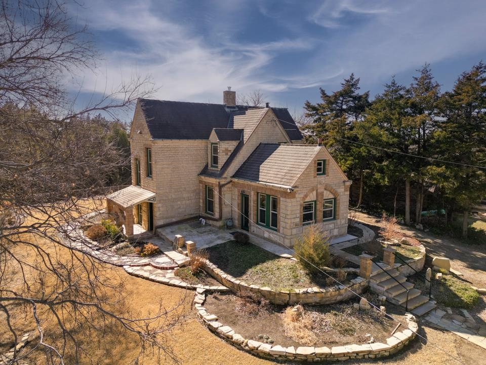 1702 Simpson Avenue Winfield KS 67156