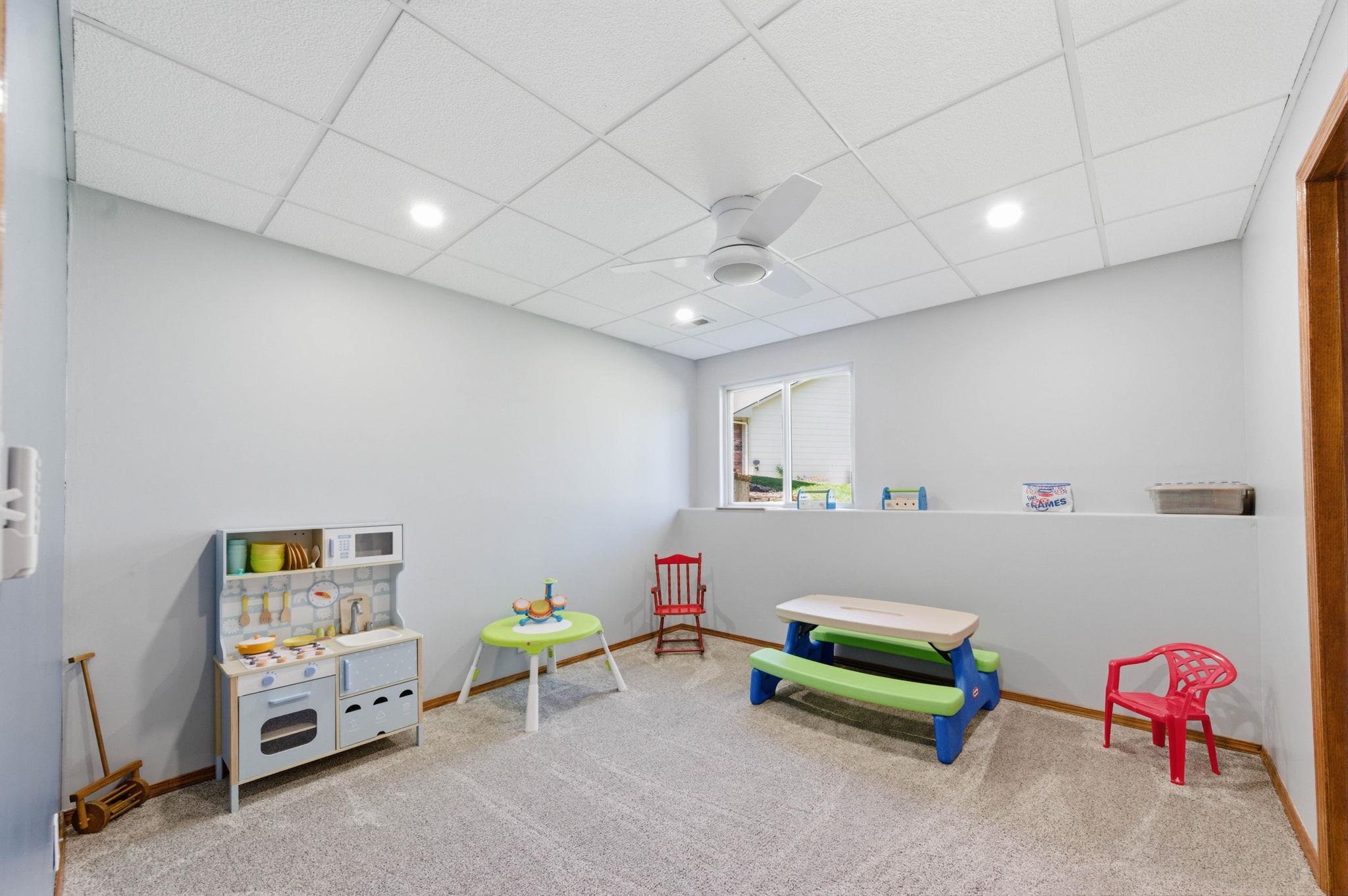 237 S Maple Dunes Court Wichita KS 67235