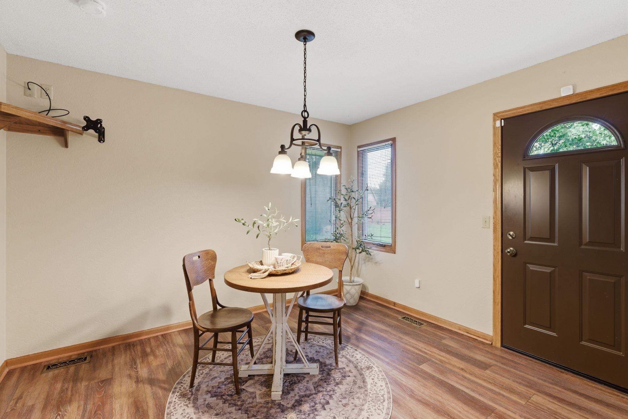 319 N Bay Country Court Wichita KS 67235
