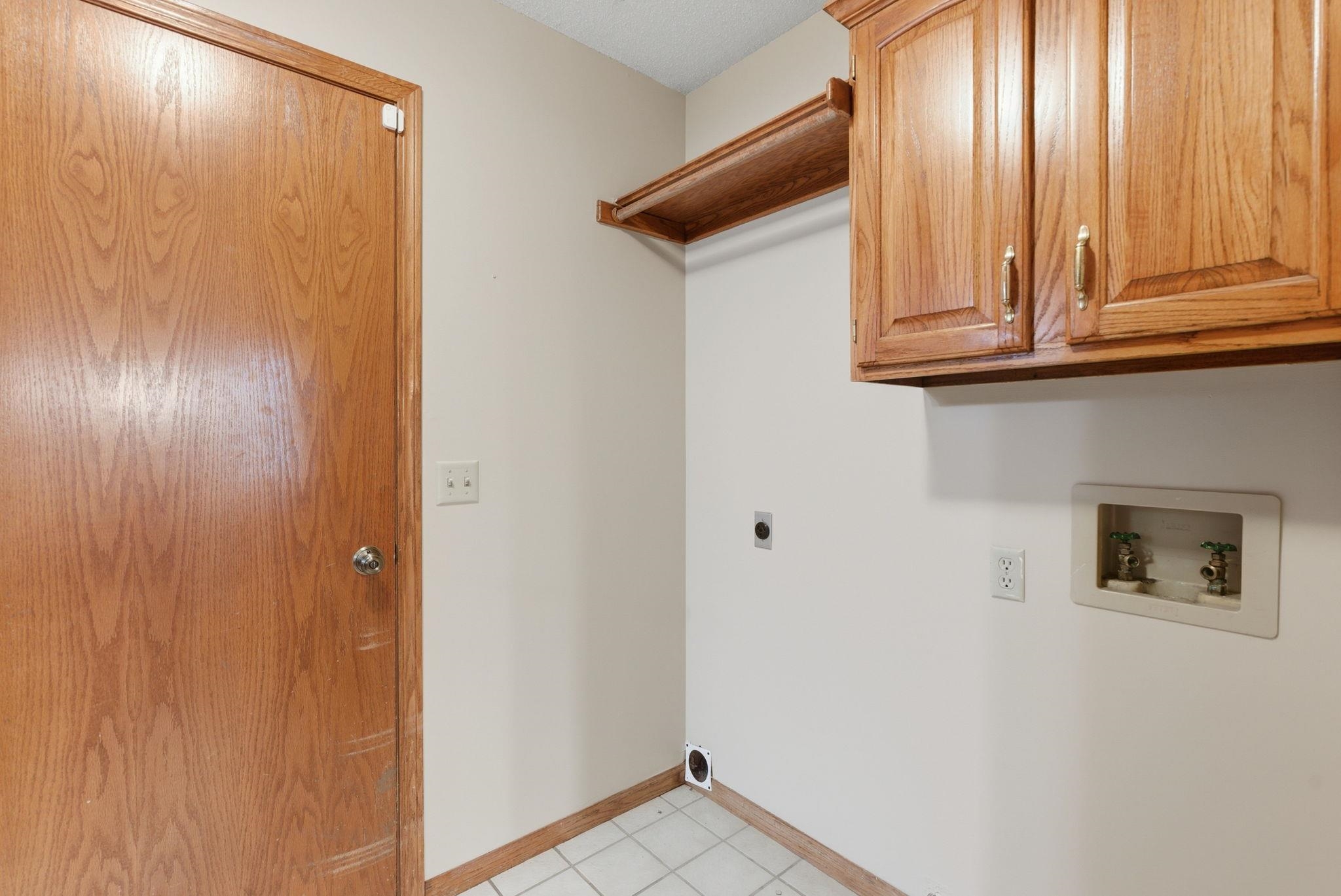 319 N Bay Country Court Wichita KS 67235