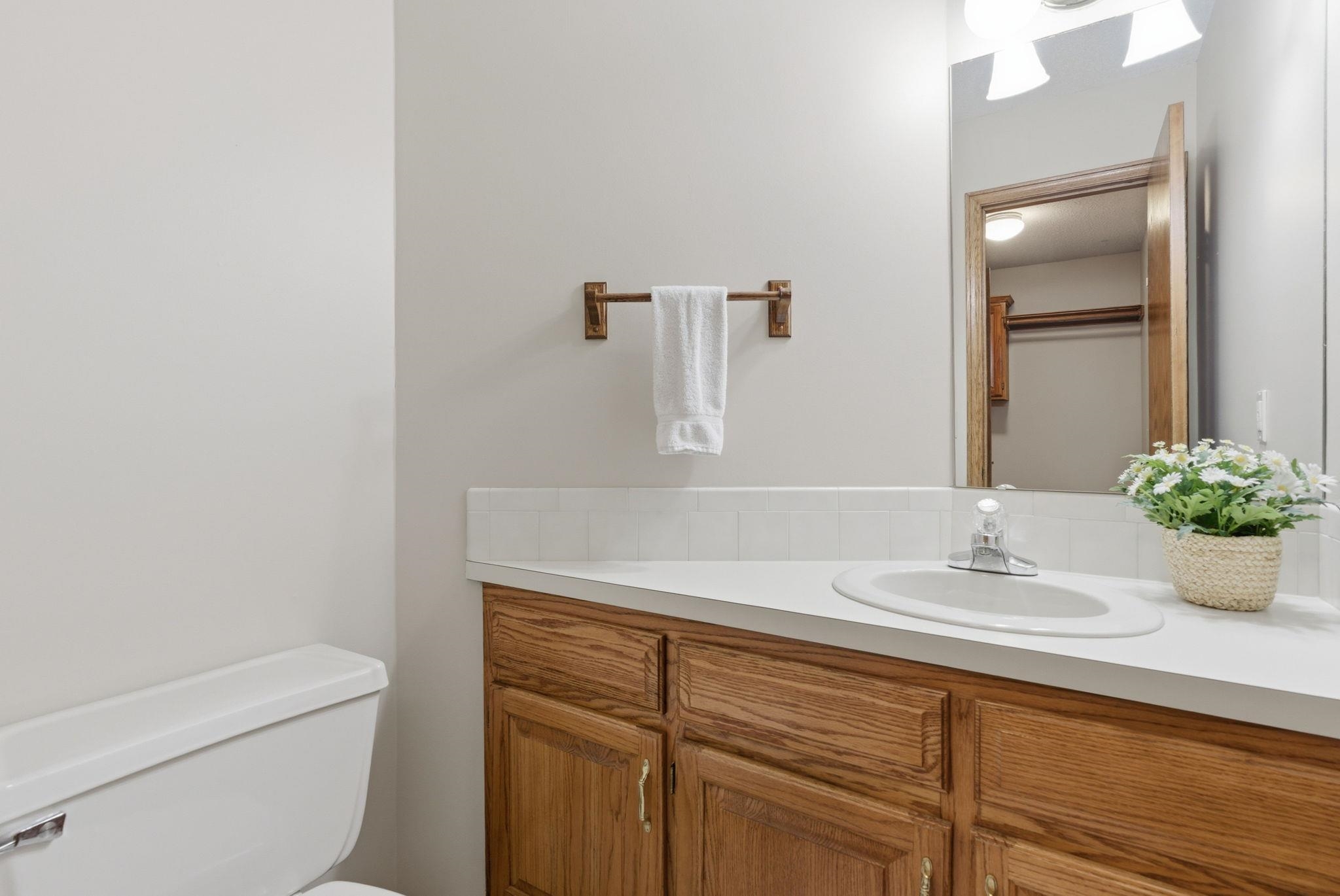 319 N Bay Country Court Wichita KS 67235