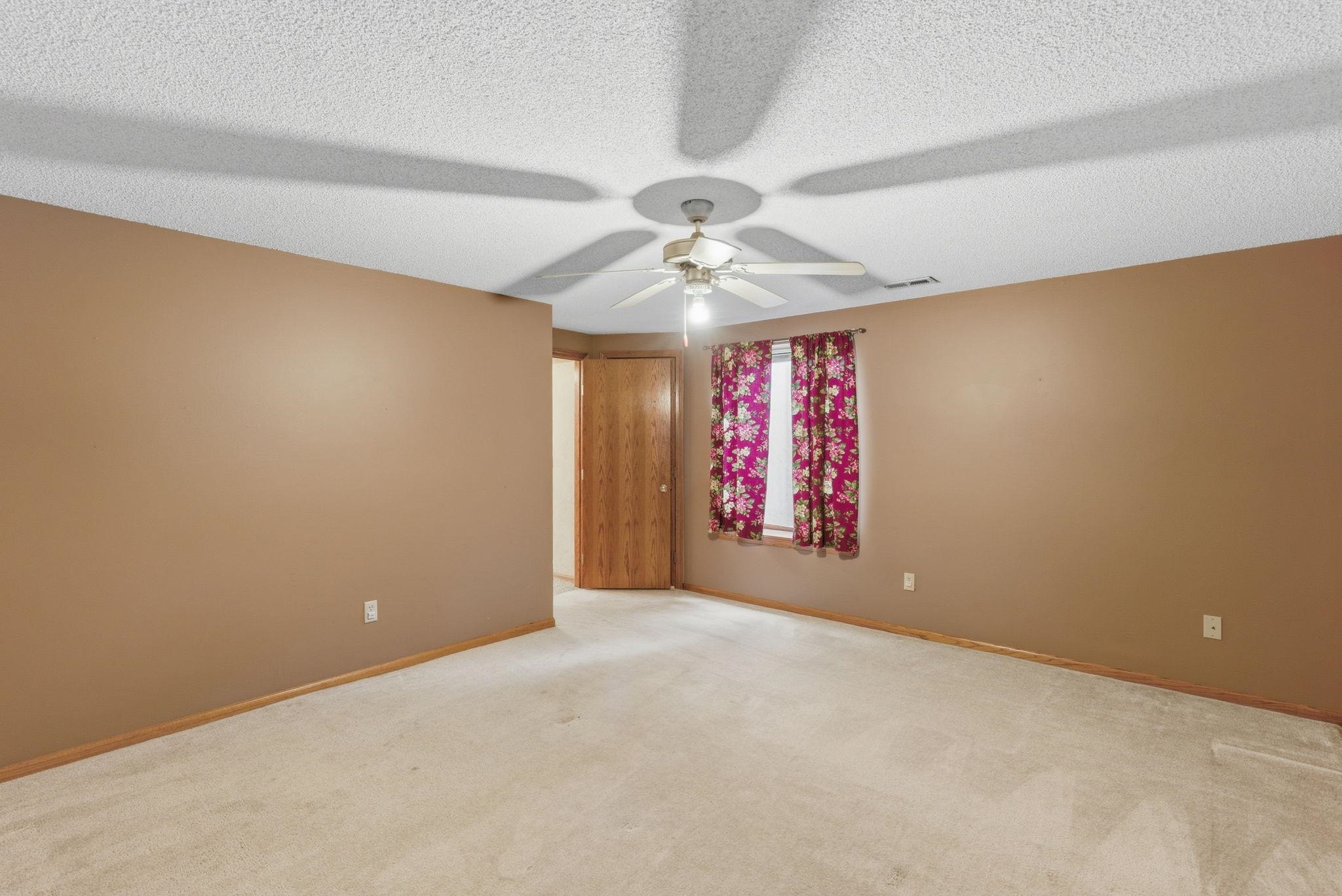 319 N Bay Country Court Wichita KS 67235