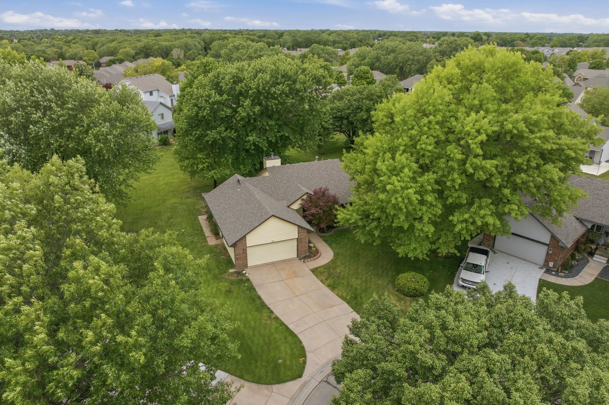 319 N Bay Country Court Wichita KS 67235