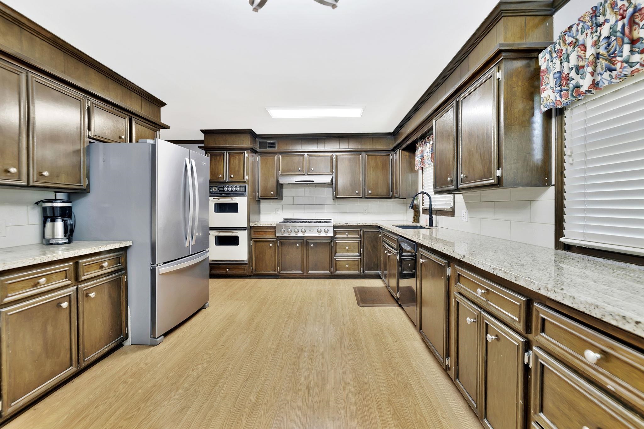 1118 E Oakwood Court Derby KS 67037