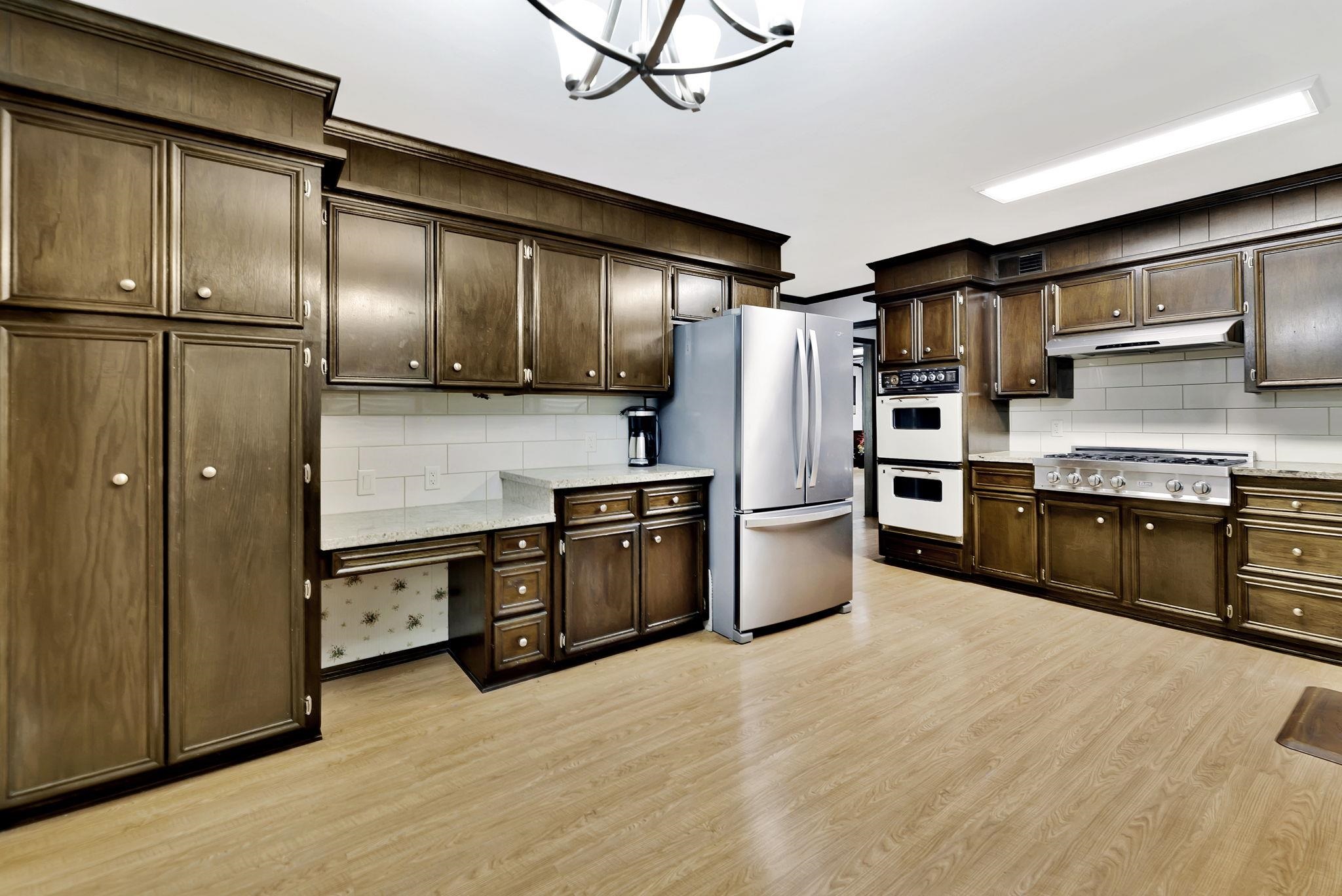 1118 E Oakwood Court Derby KS 67037