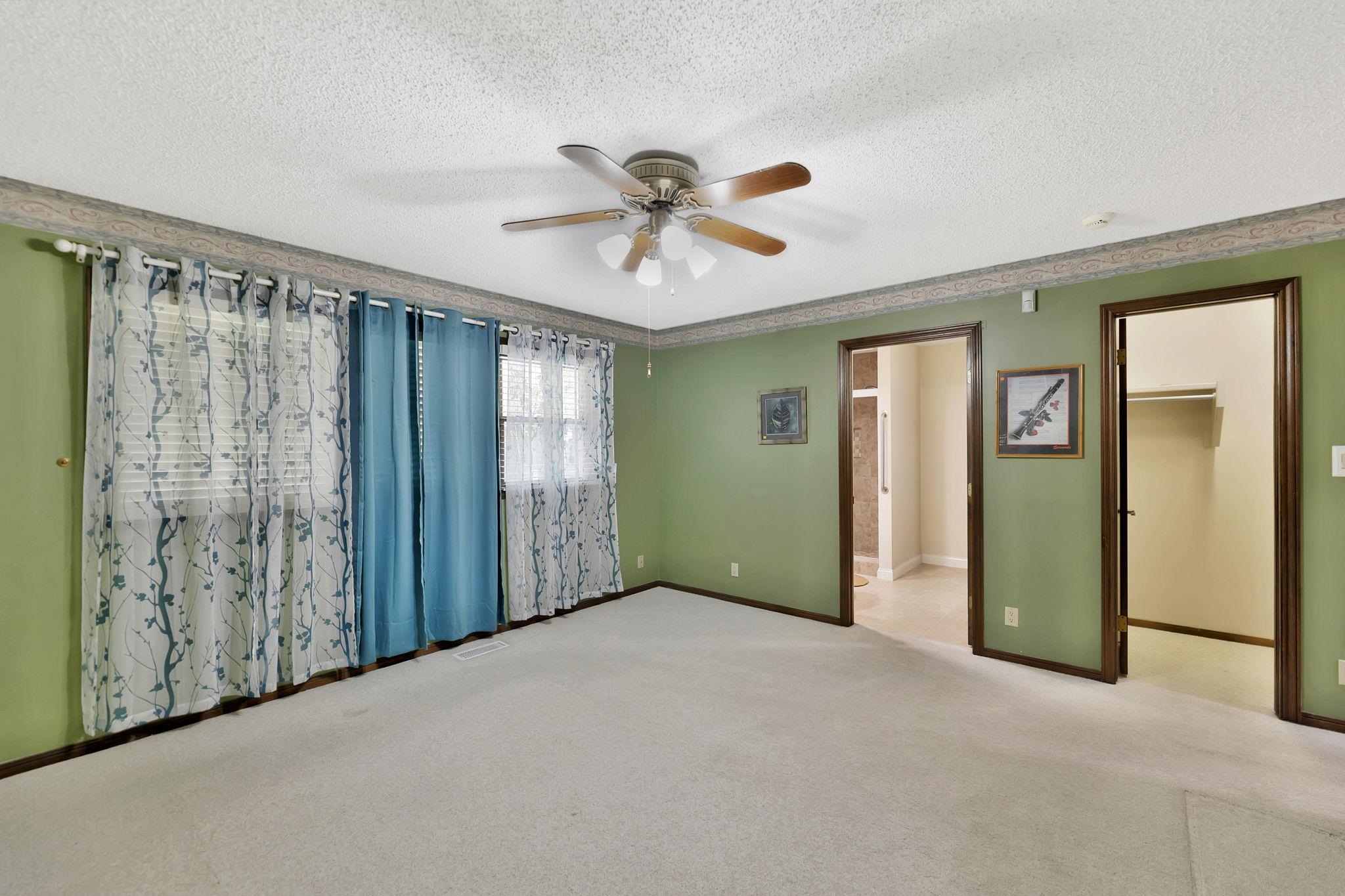 1118 E Oakwood Court Derby KS 67037