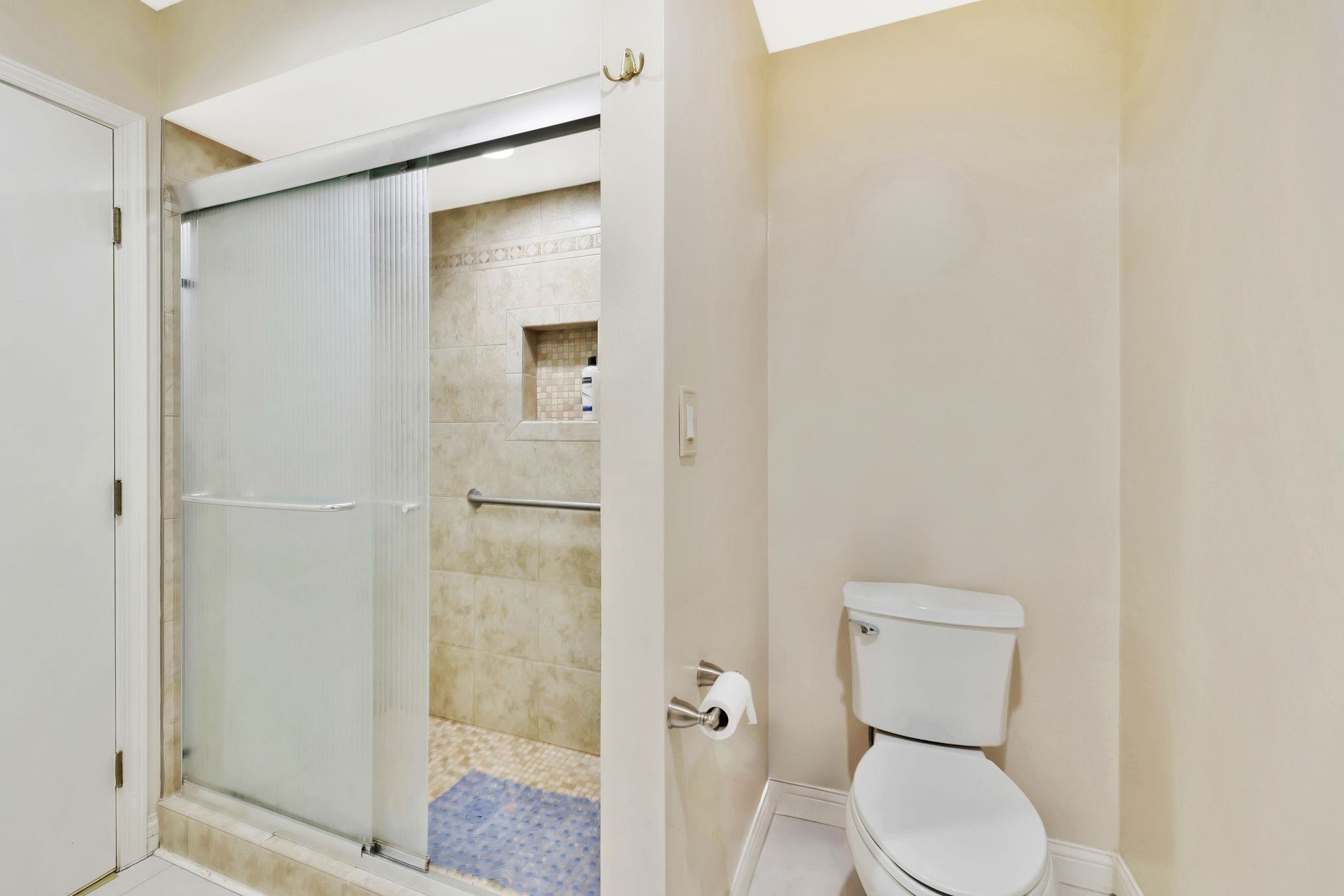 1118 E Oakwood Court Derby KS 67037