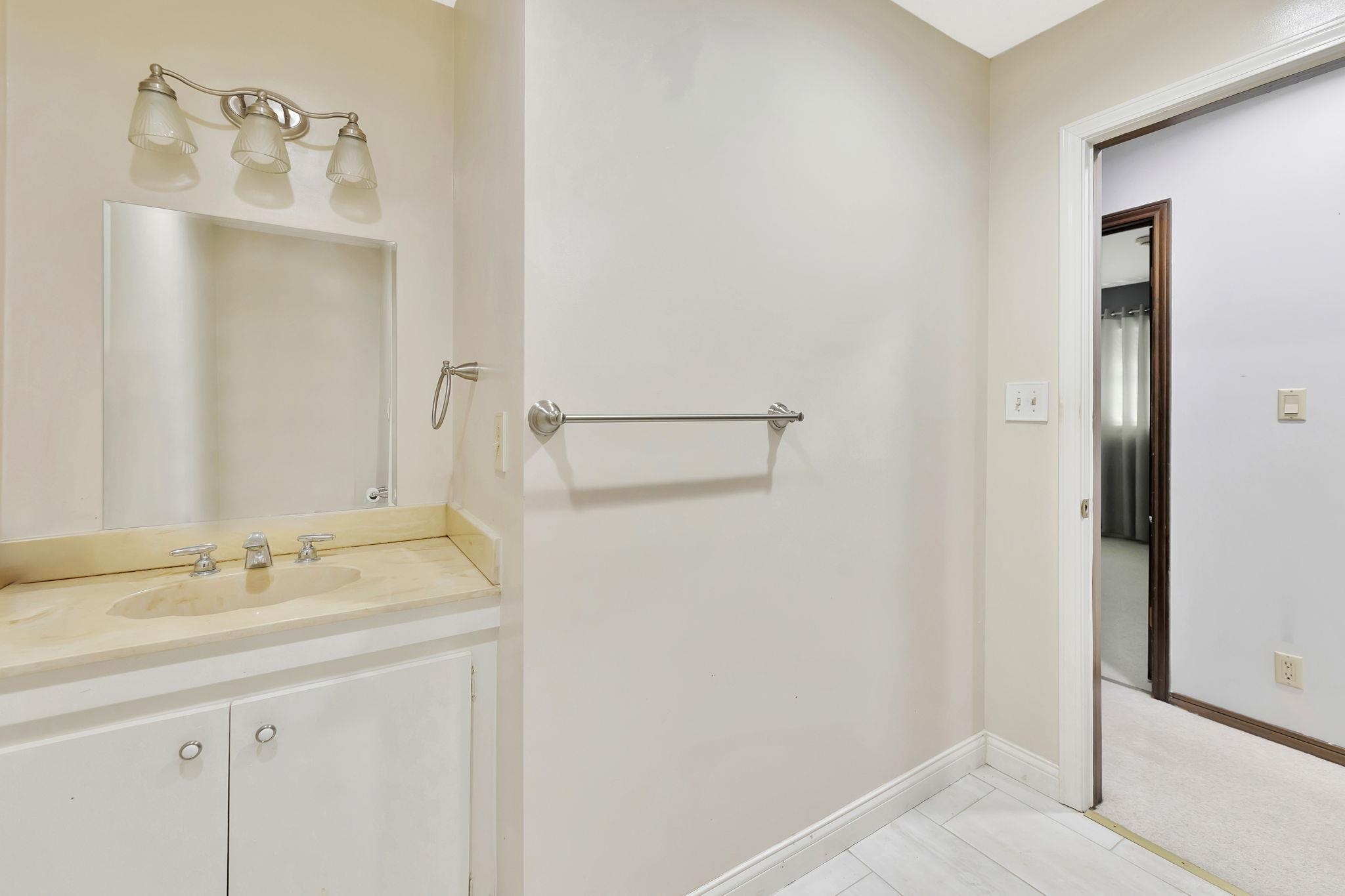 1118 E Oakwood Court Derby KS 67037