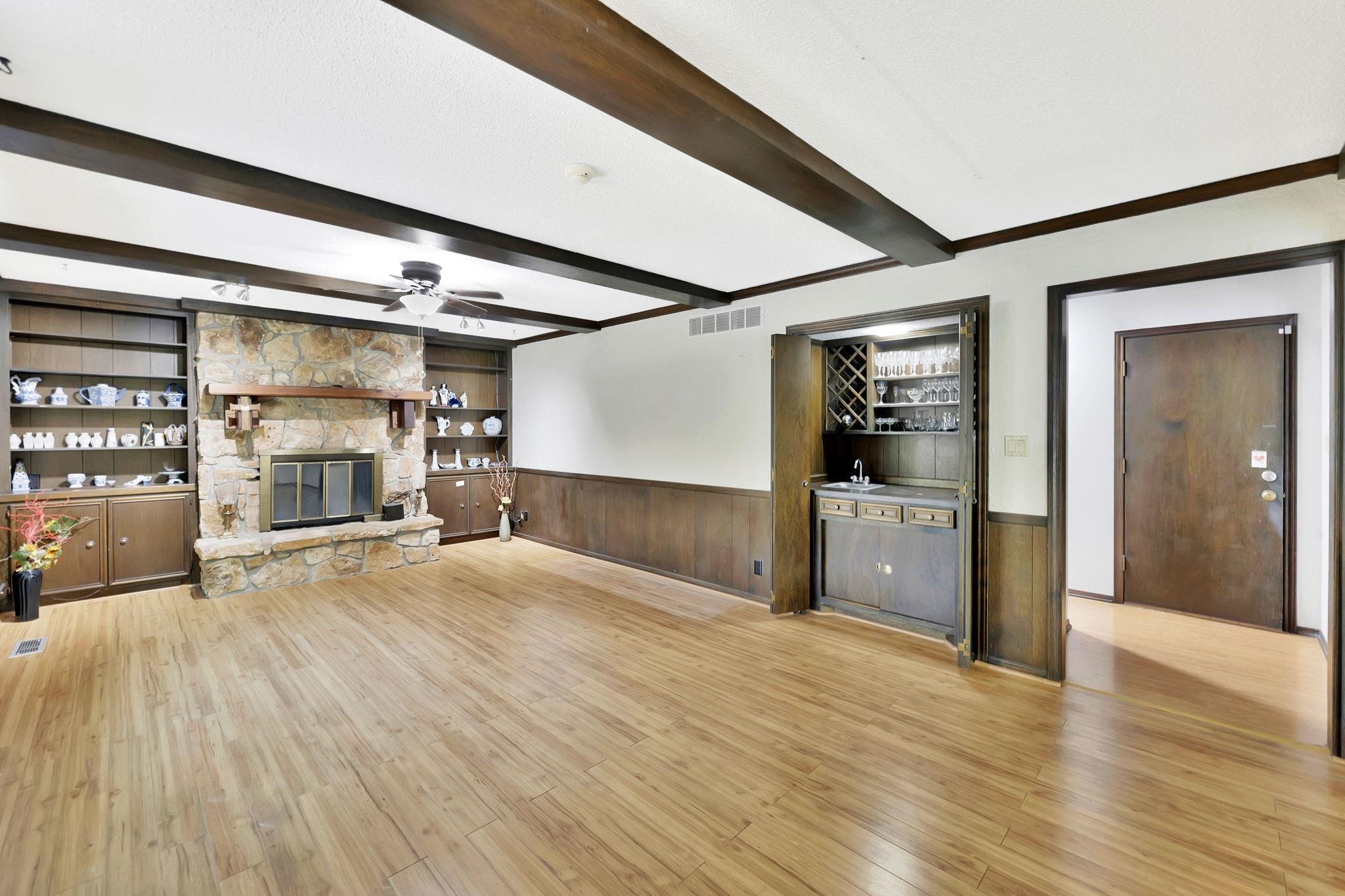 1118 E Oakwood Court Derby KS 67037