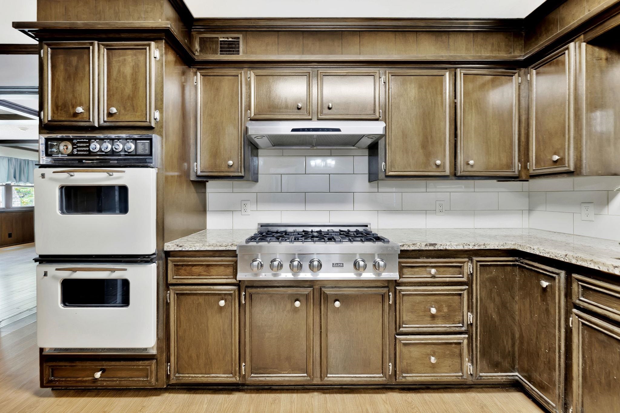 1118 E Oakwood Court Derby KS 67037