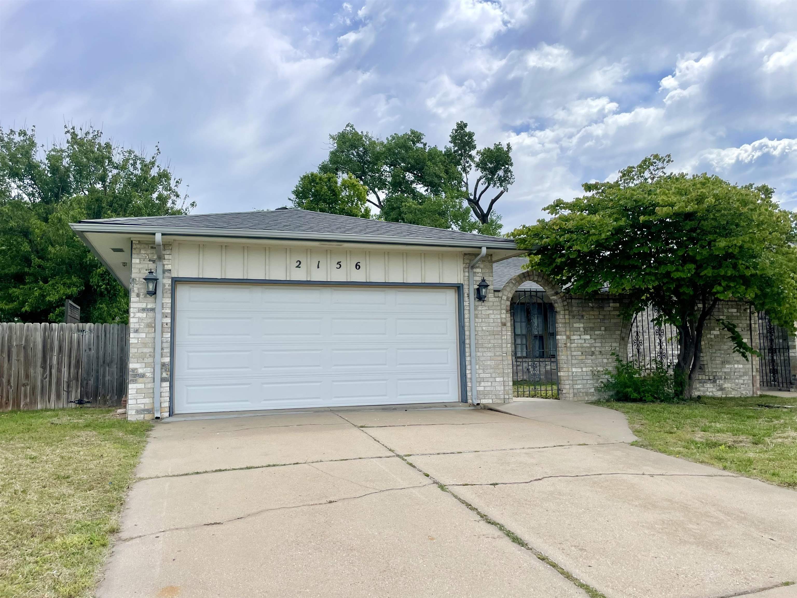 2156 S White Oak Drive Wichita KS 67207
