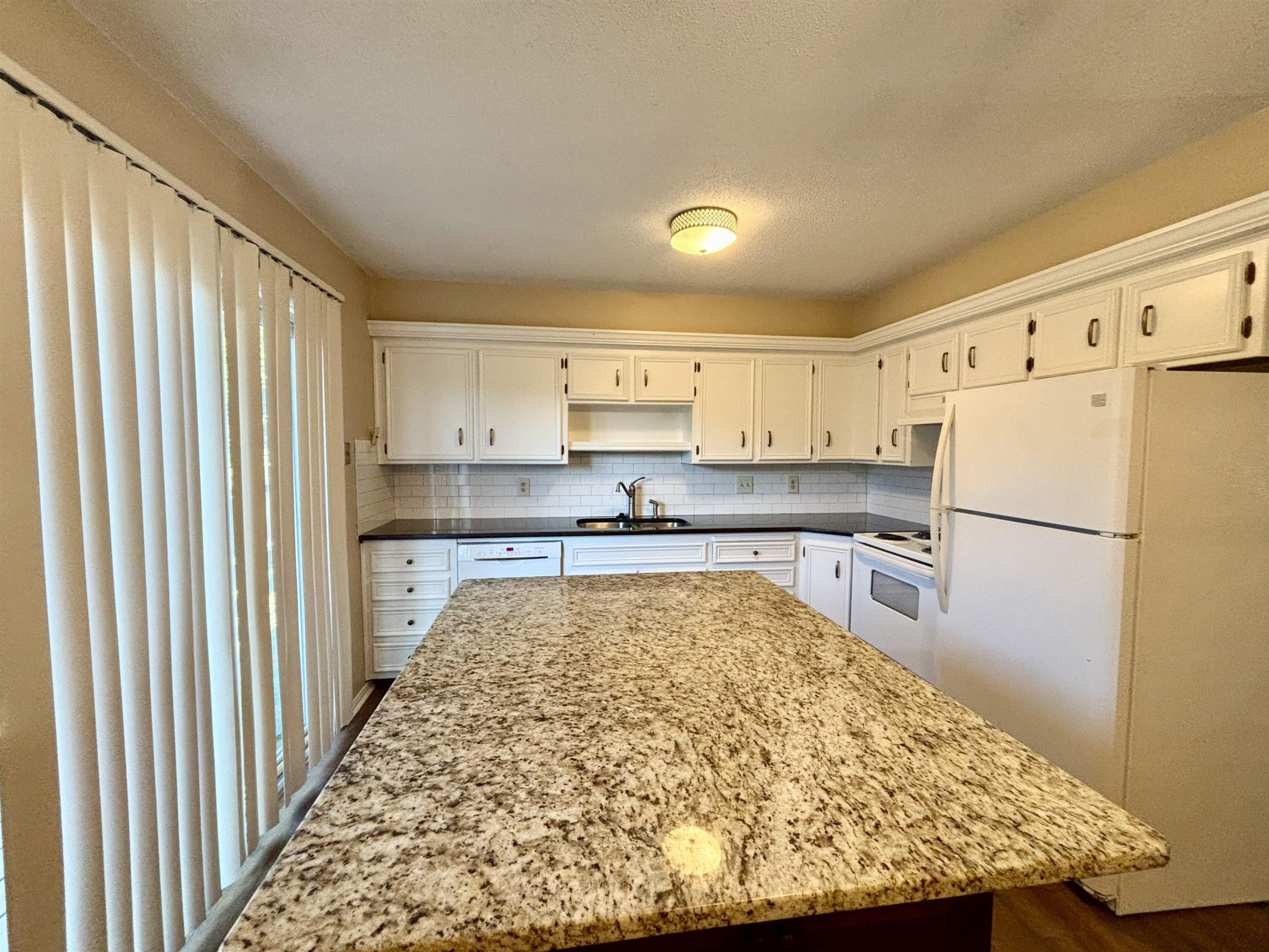 2156 S White Oak Drive Wichita KS 67207