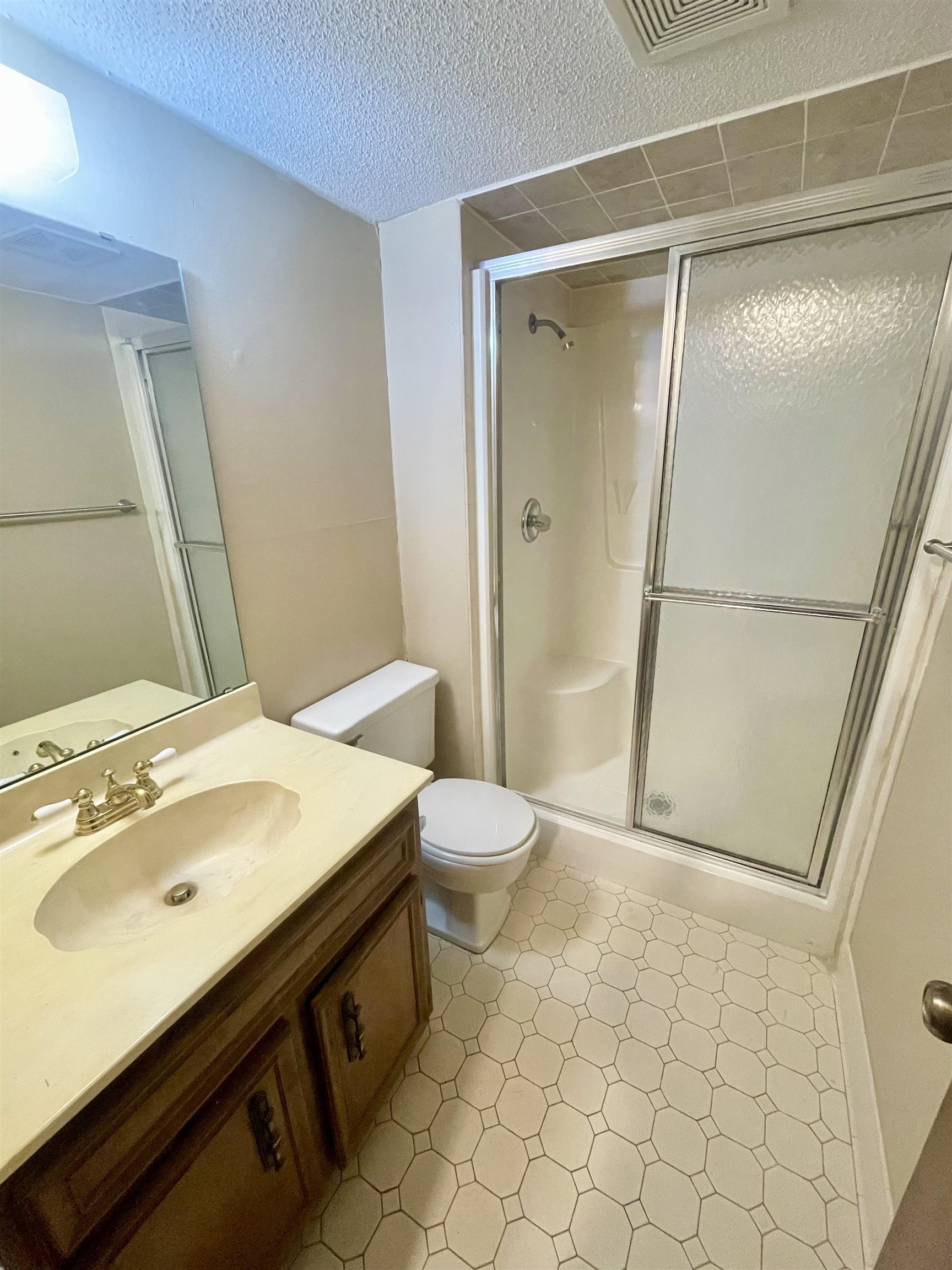 2156 S White Oak Drive Wichita KS 67207