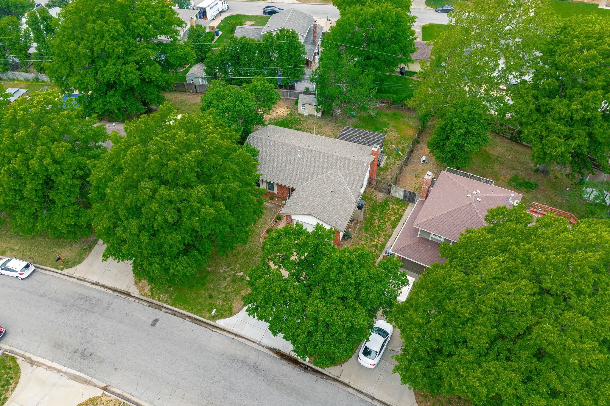 1121 N Hazelwood Lane Wichita KS 67212