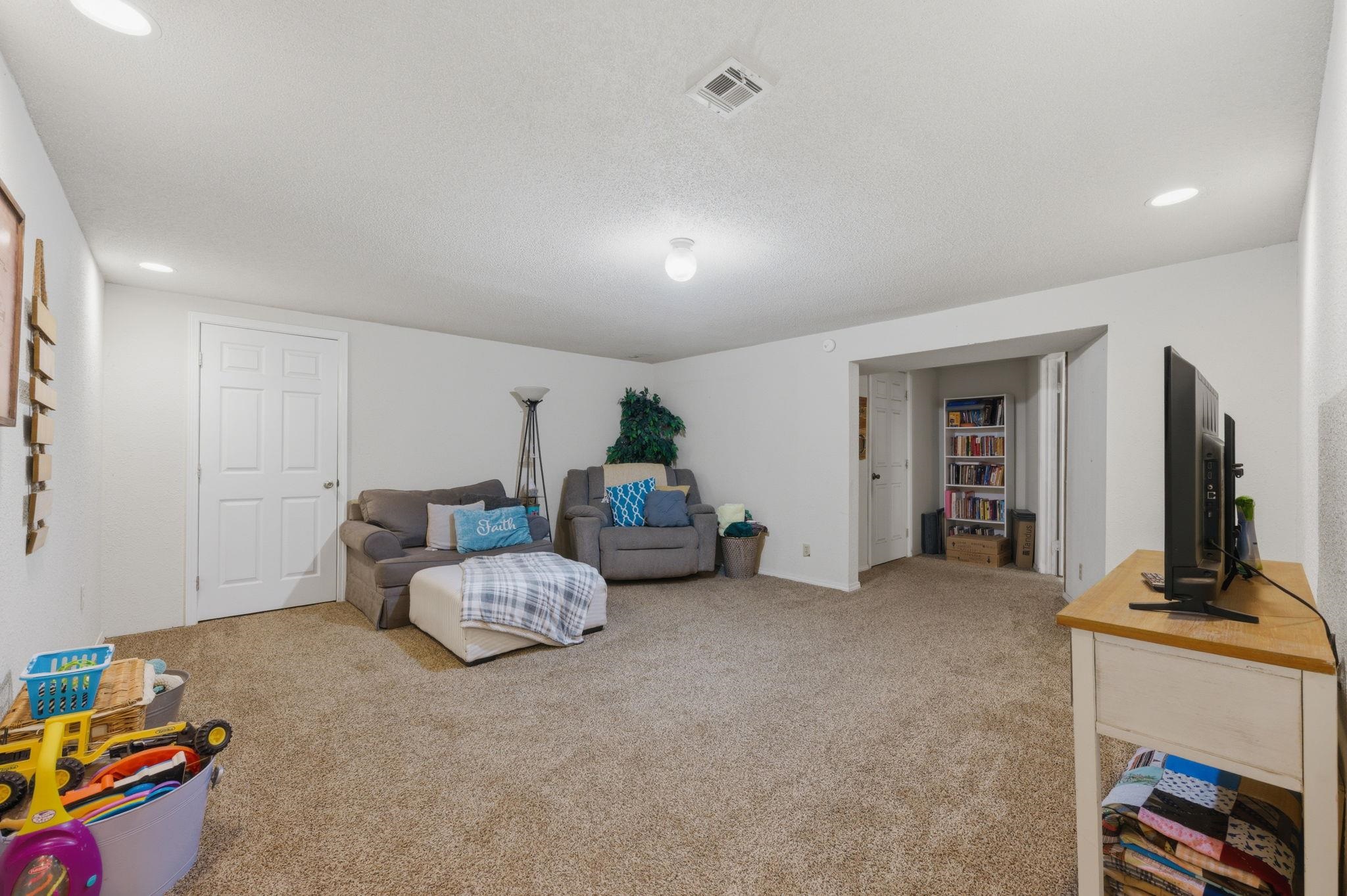 1121 N Hazelwood Lane Wichita KS 67212