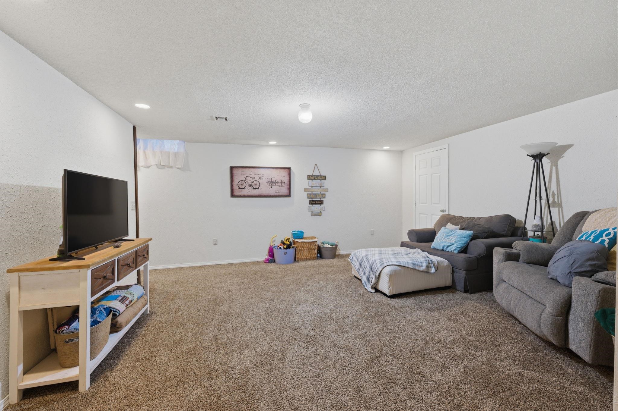 1121 N Hazelwood Lane Wichita KS 67212