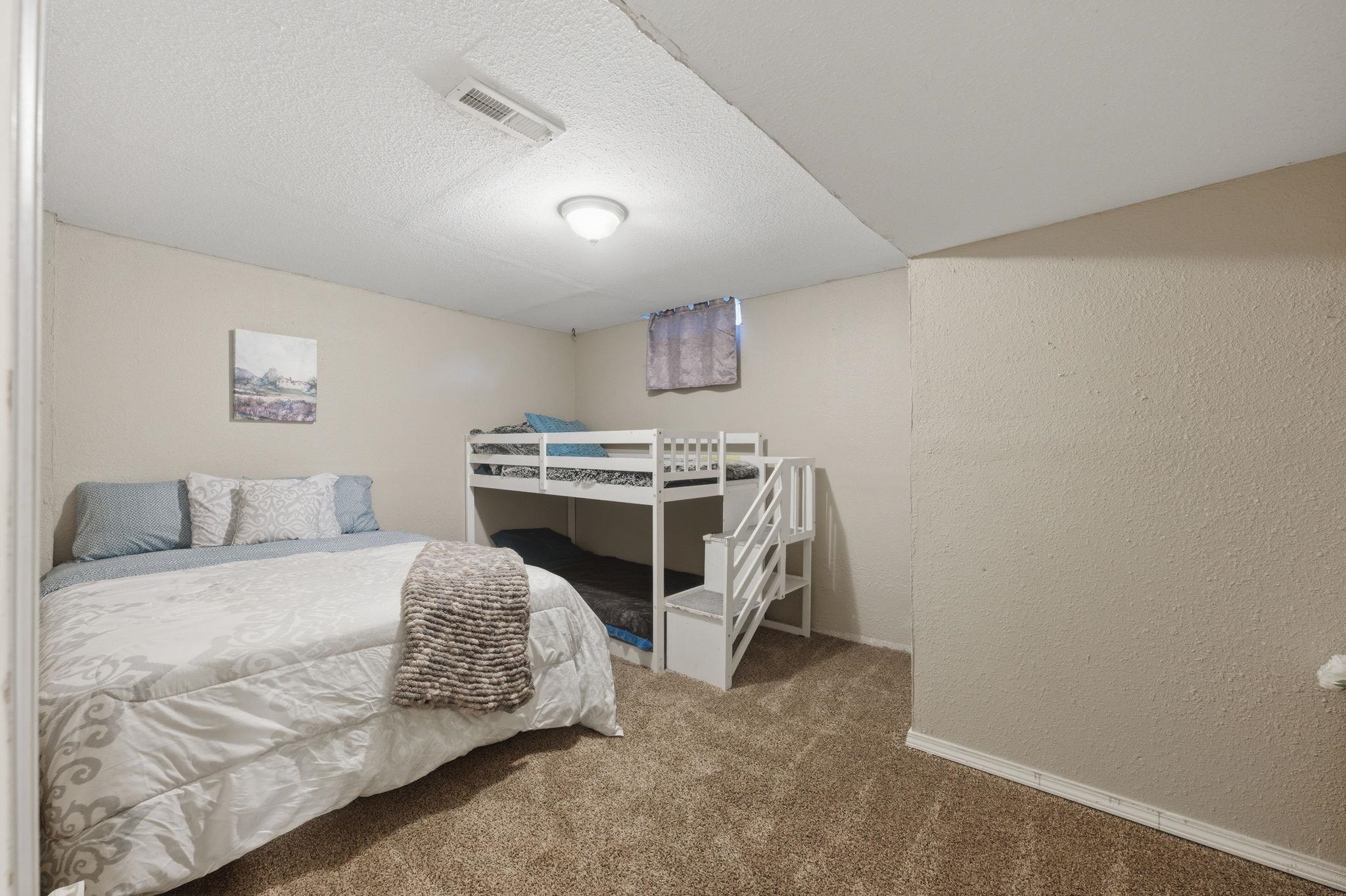 1121 N Hazelwood Lane Wichita KS 67212
