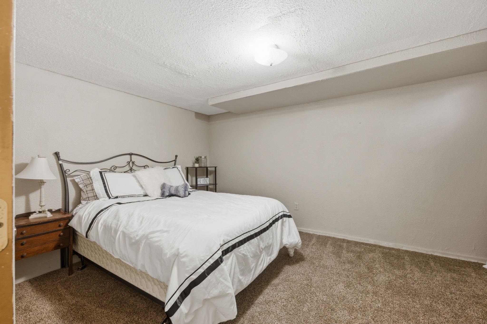 1121 N Hazelwood Lane Wichita KS 67212