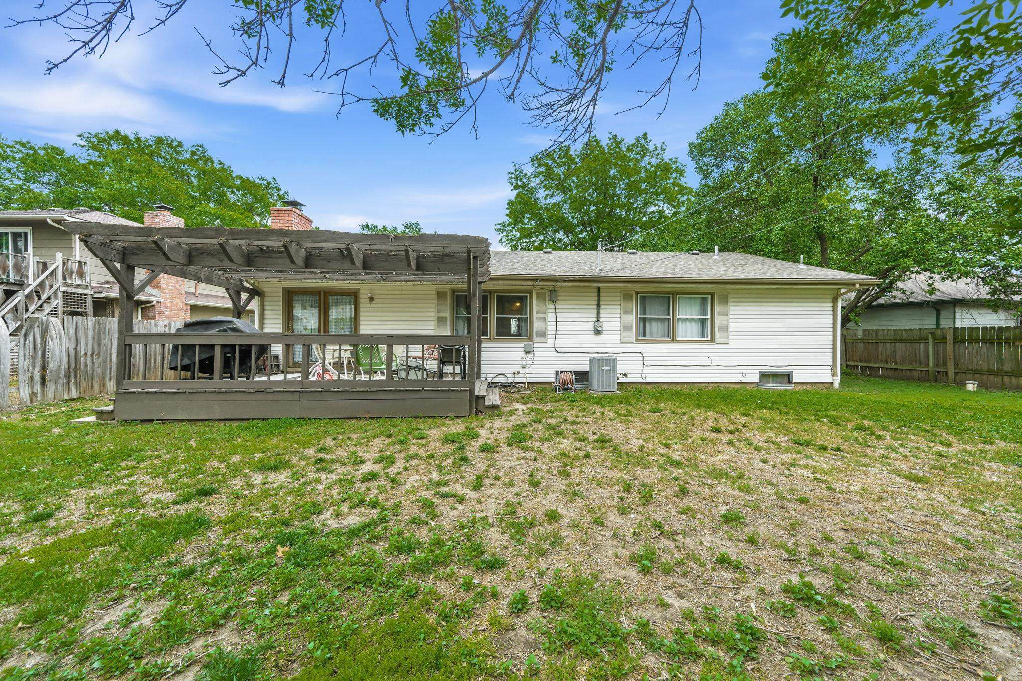 1121 N Hazelwood Lane Wichita KS 67212