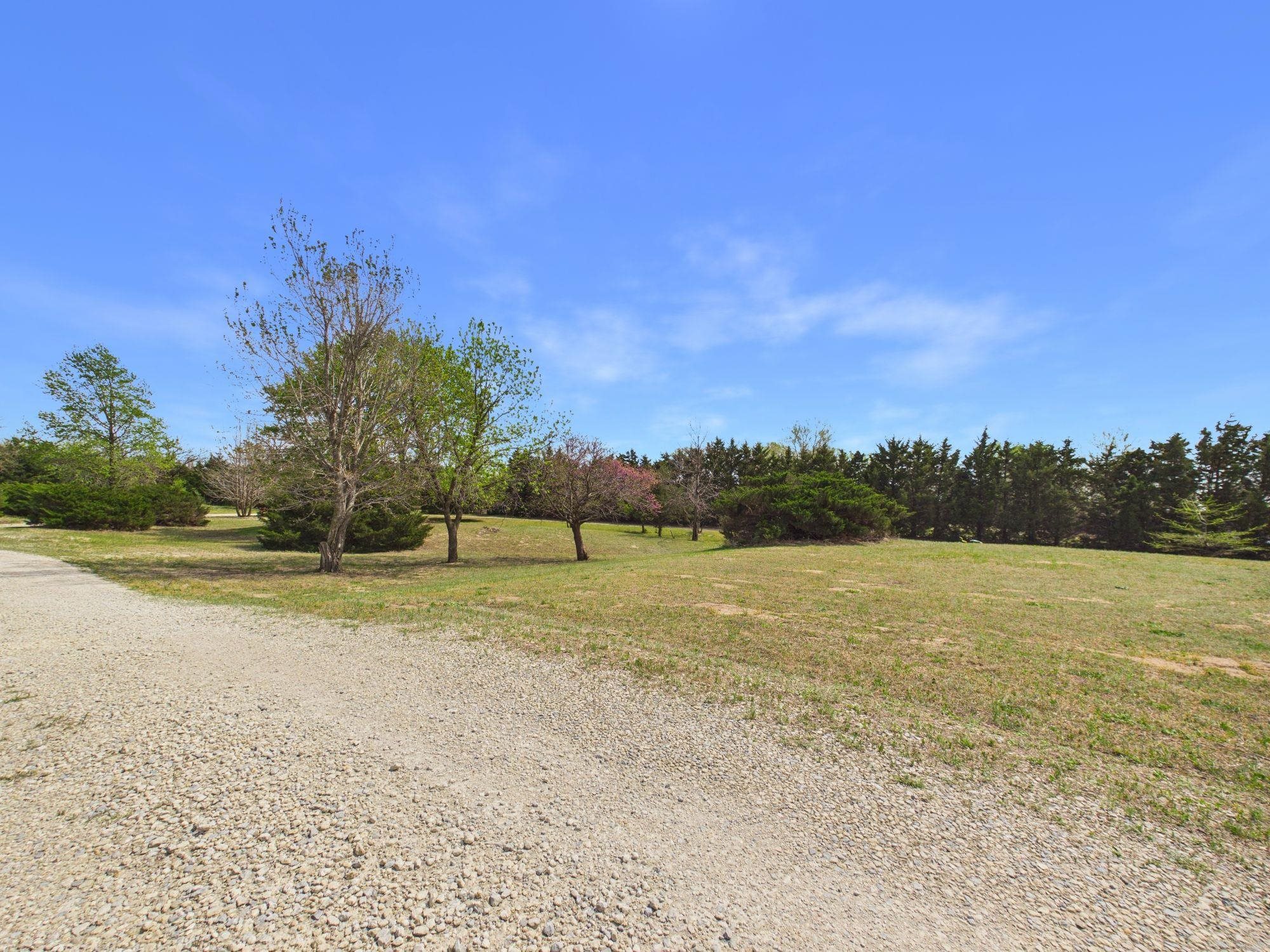 22015 W 101st Street N Mount Hope KS 67108