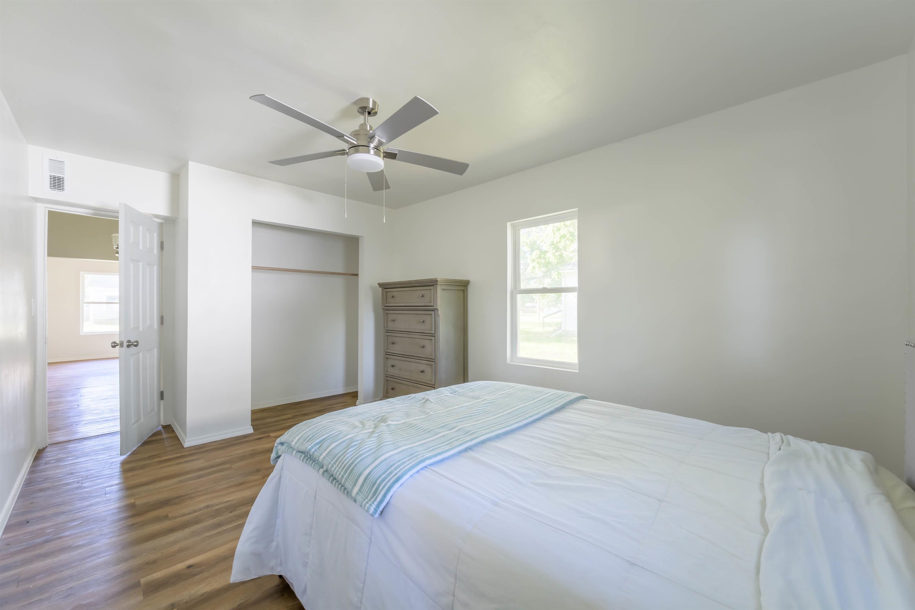 210 S Cedar Marion KS 66861-1328