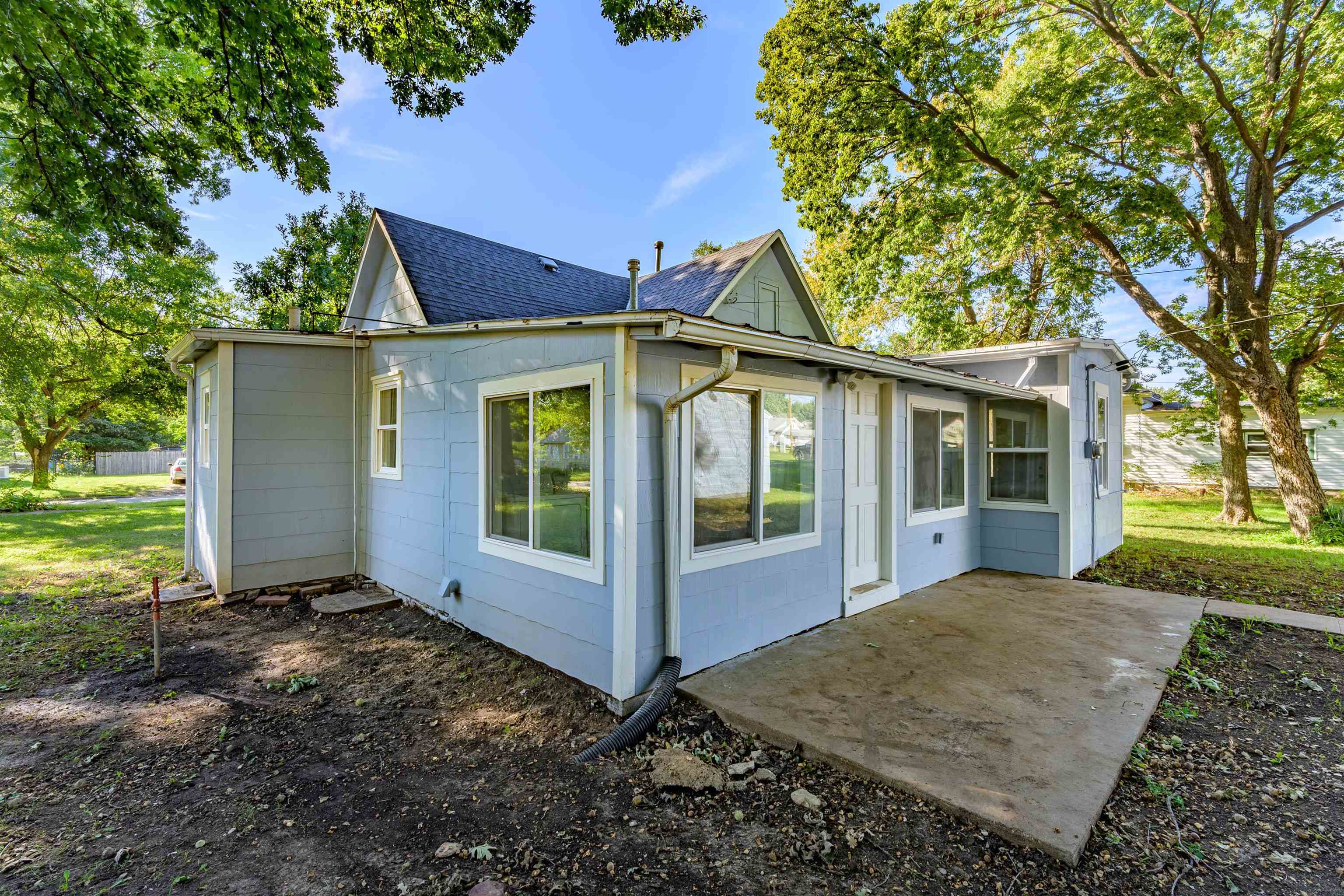 210 S Cedar Marion KS 66861-1328