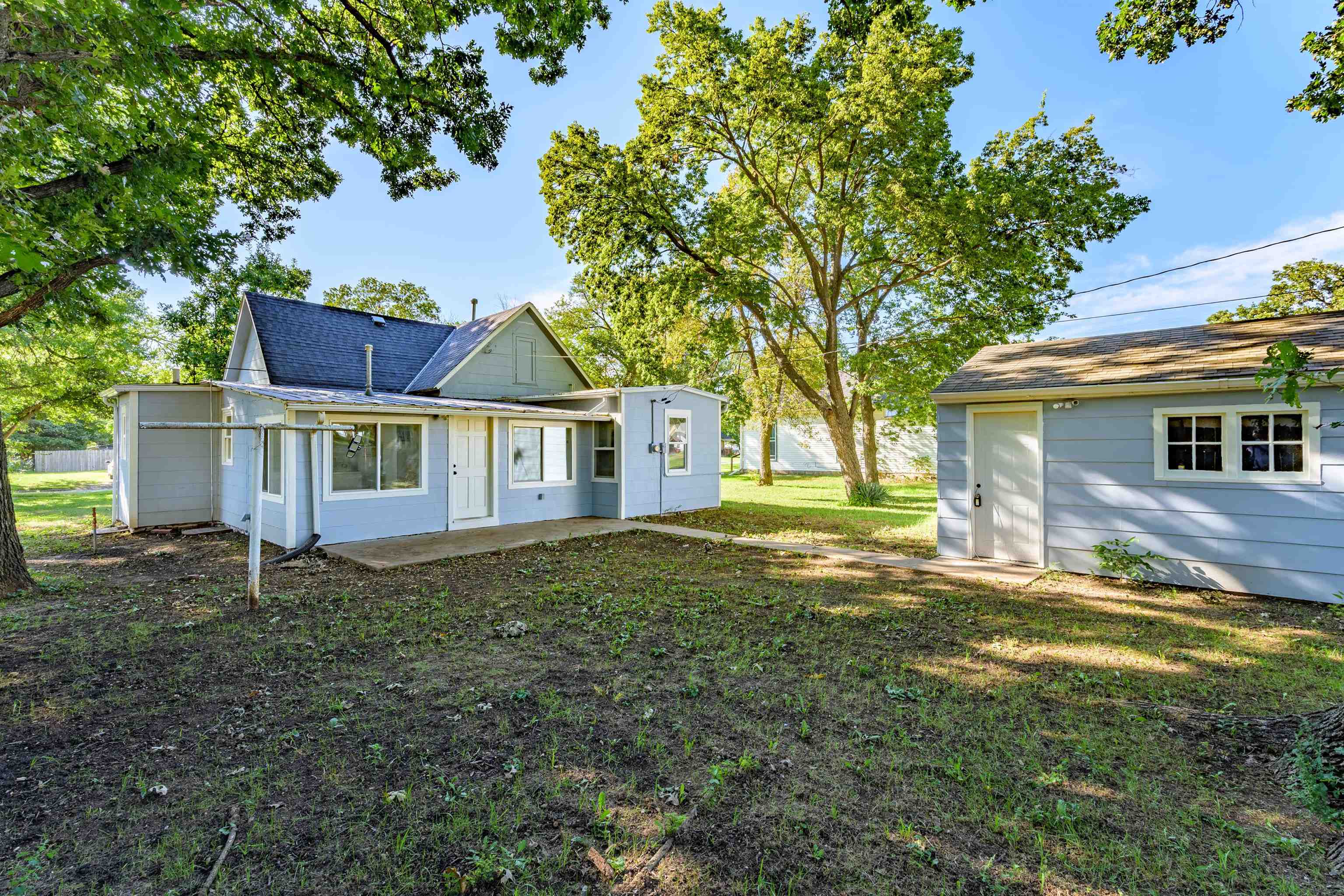 210 S Cedar Marion KS 66861-1328