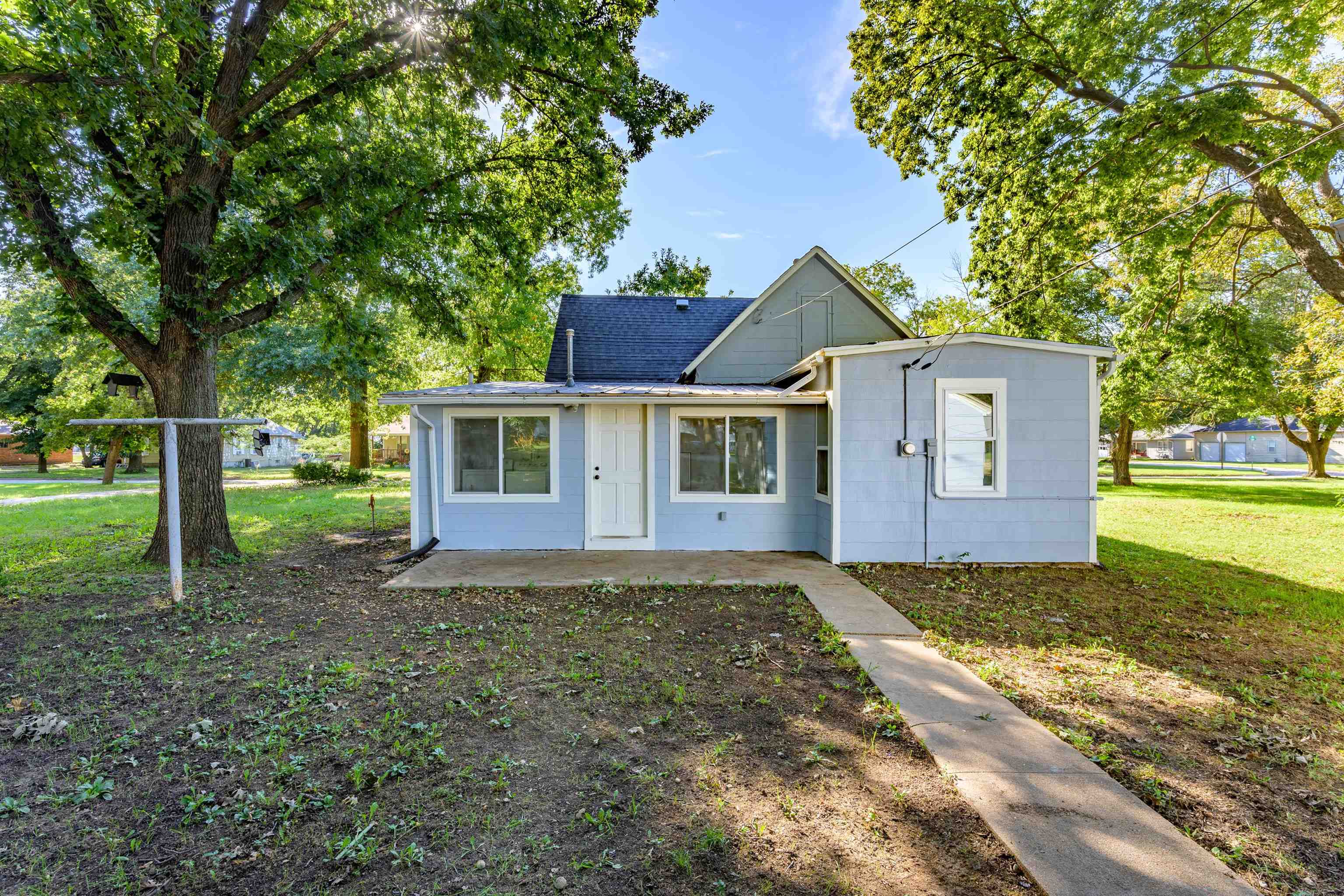 210 S Cedar Marion KS 66861-1328