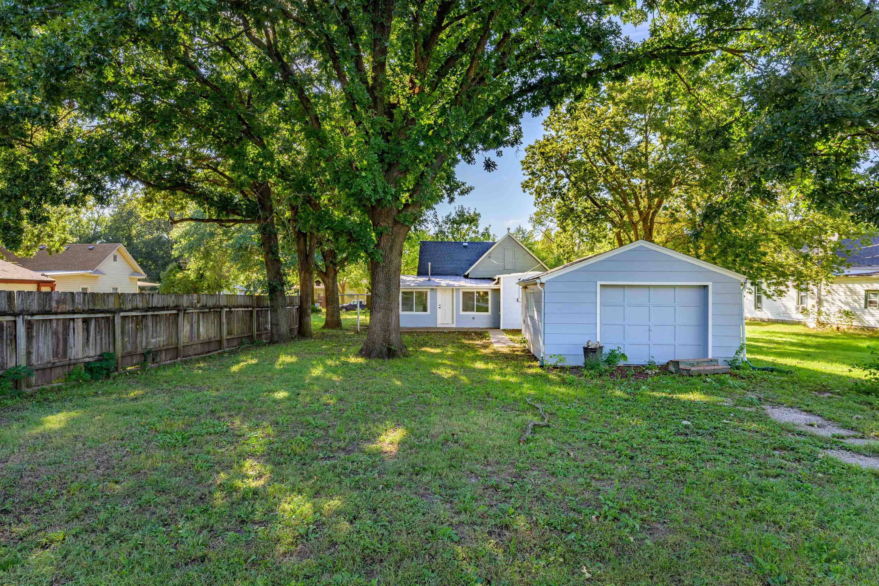 210 S Cedar Marion KS 66861-1328
