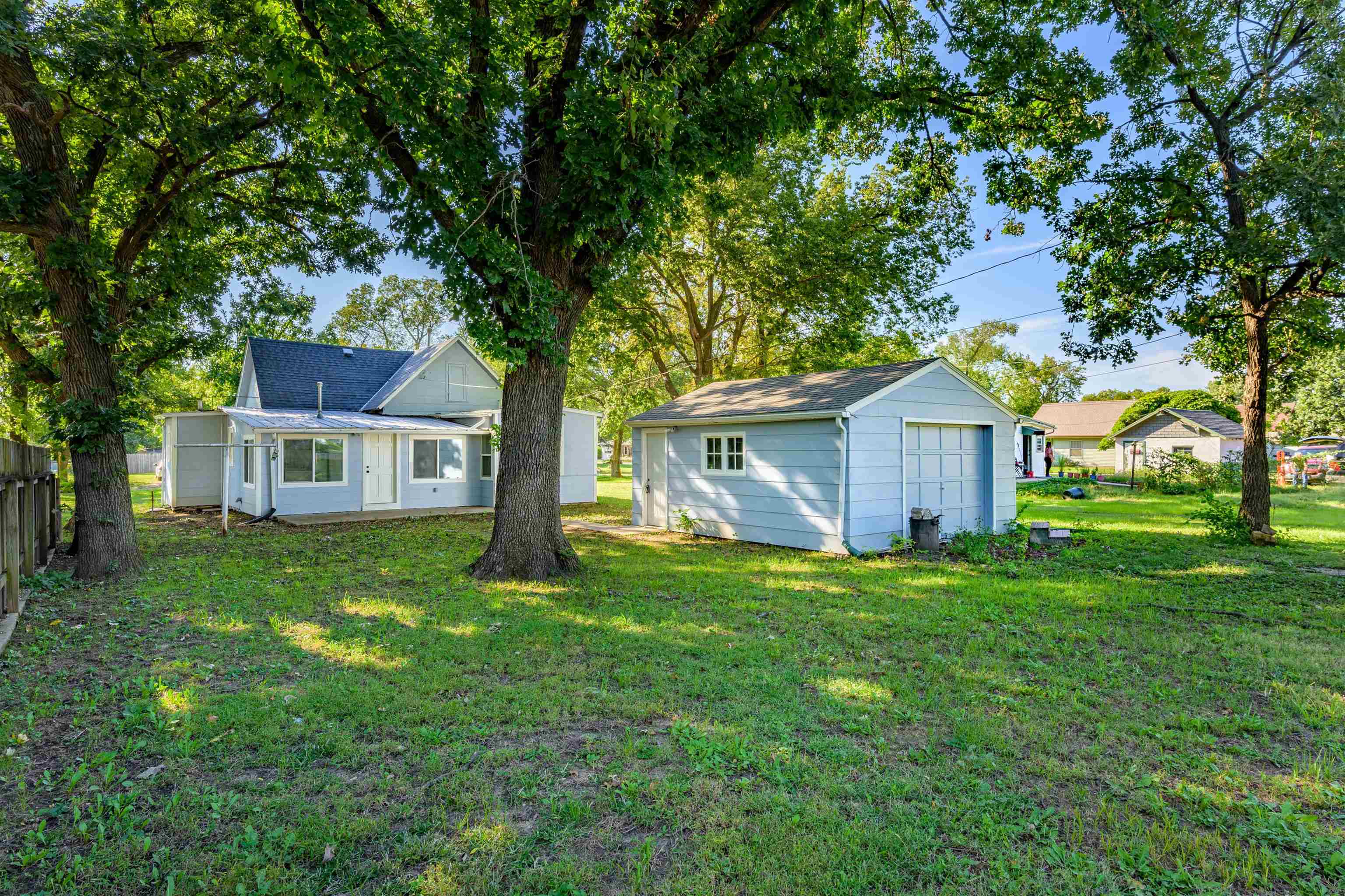 210 S Cedar Marion KS 66861-1328