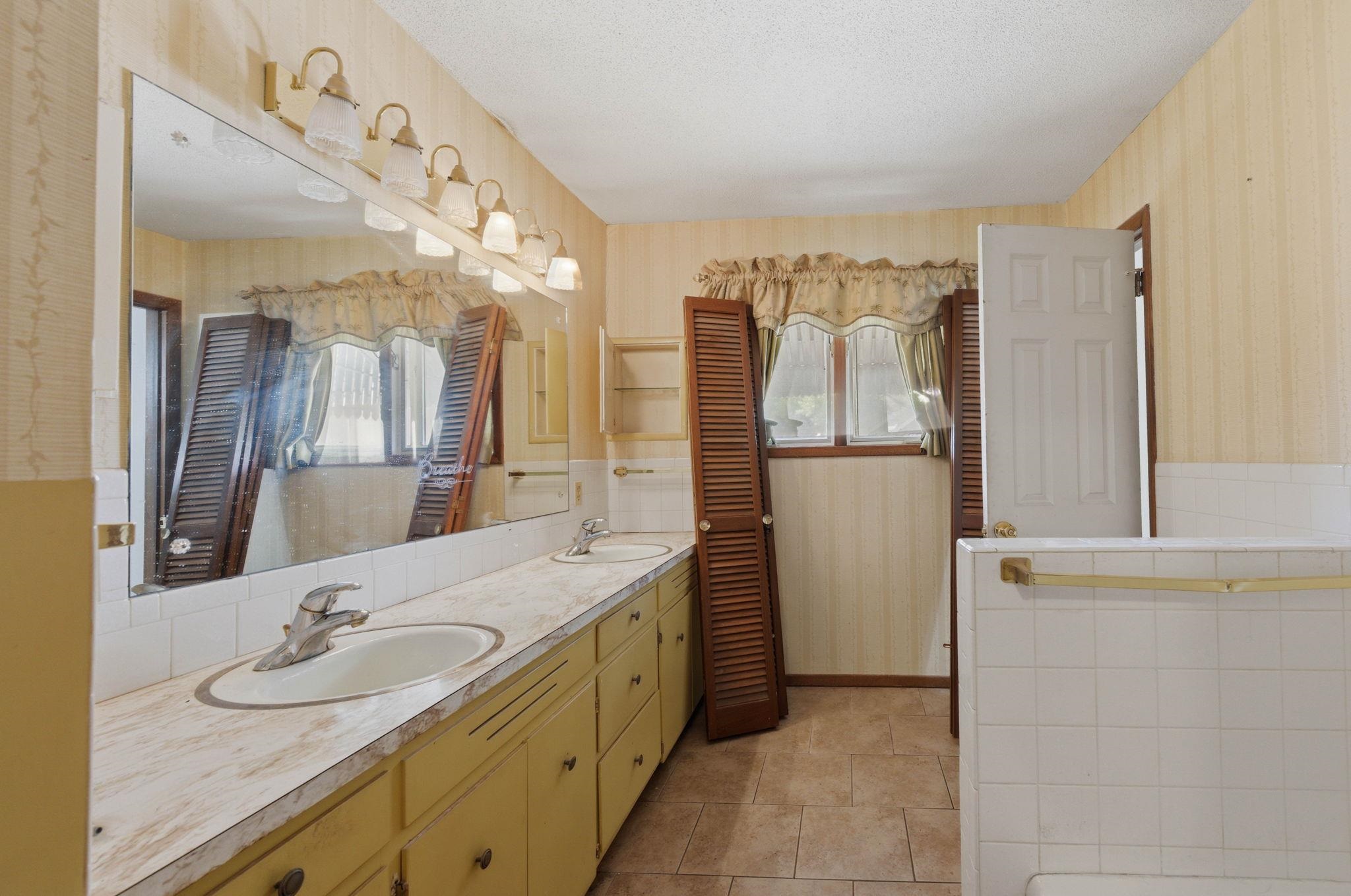 326 W 3rd Avenue Cheney KS 67025