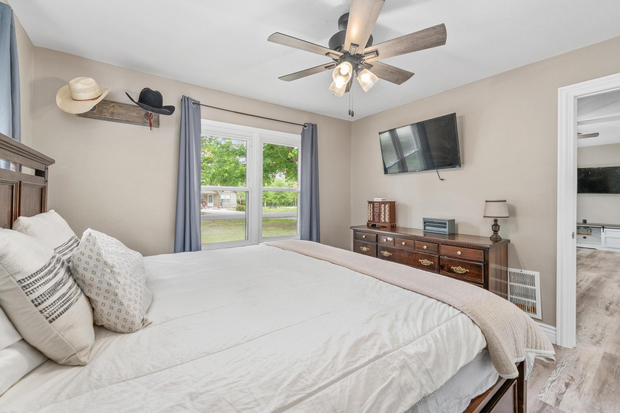 320 N Poplar Douglass KS 67039