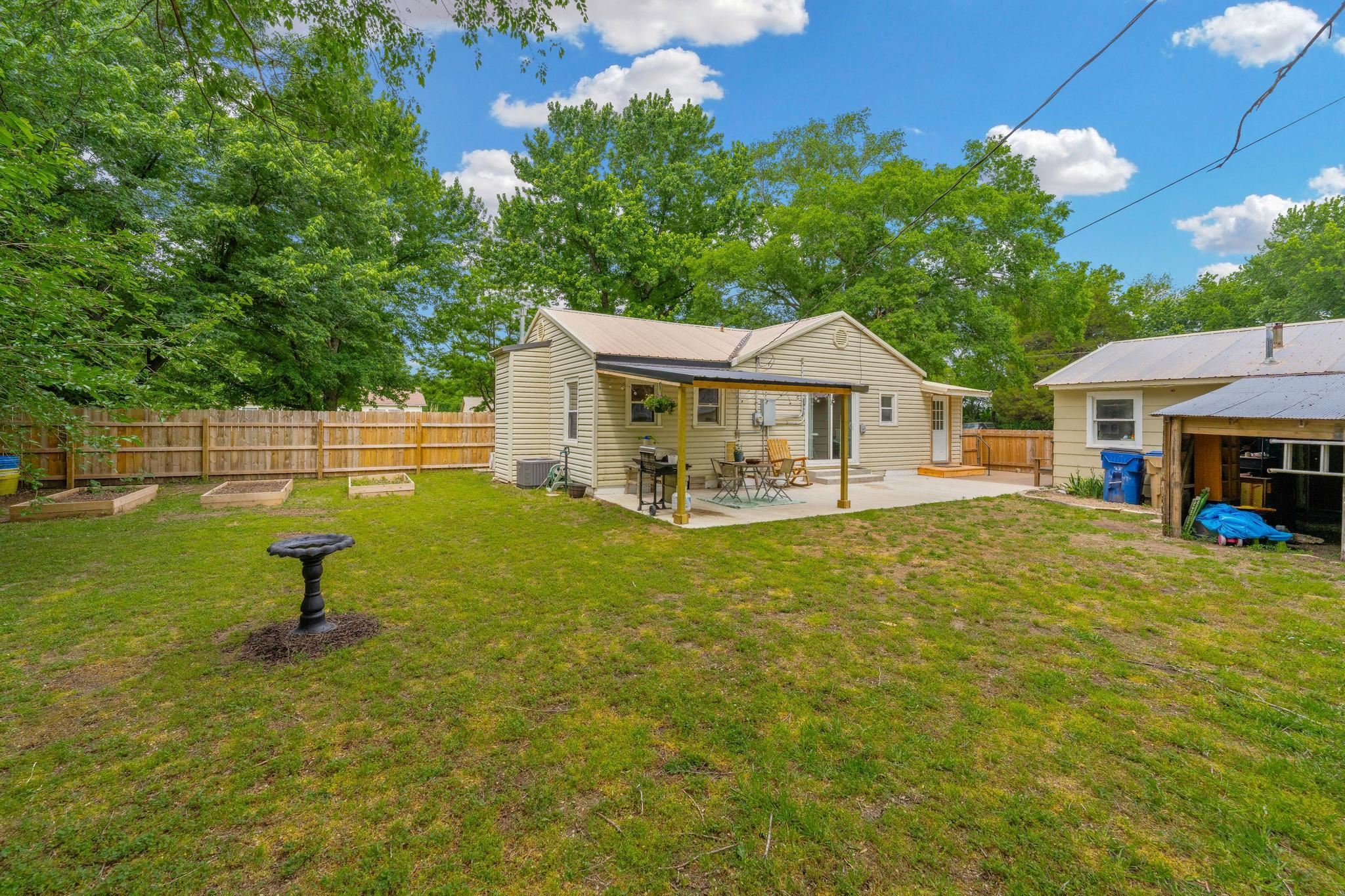 320 N Poplar Douglass KS 67039