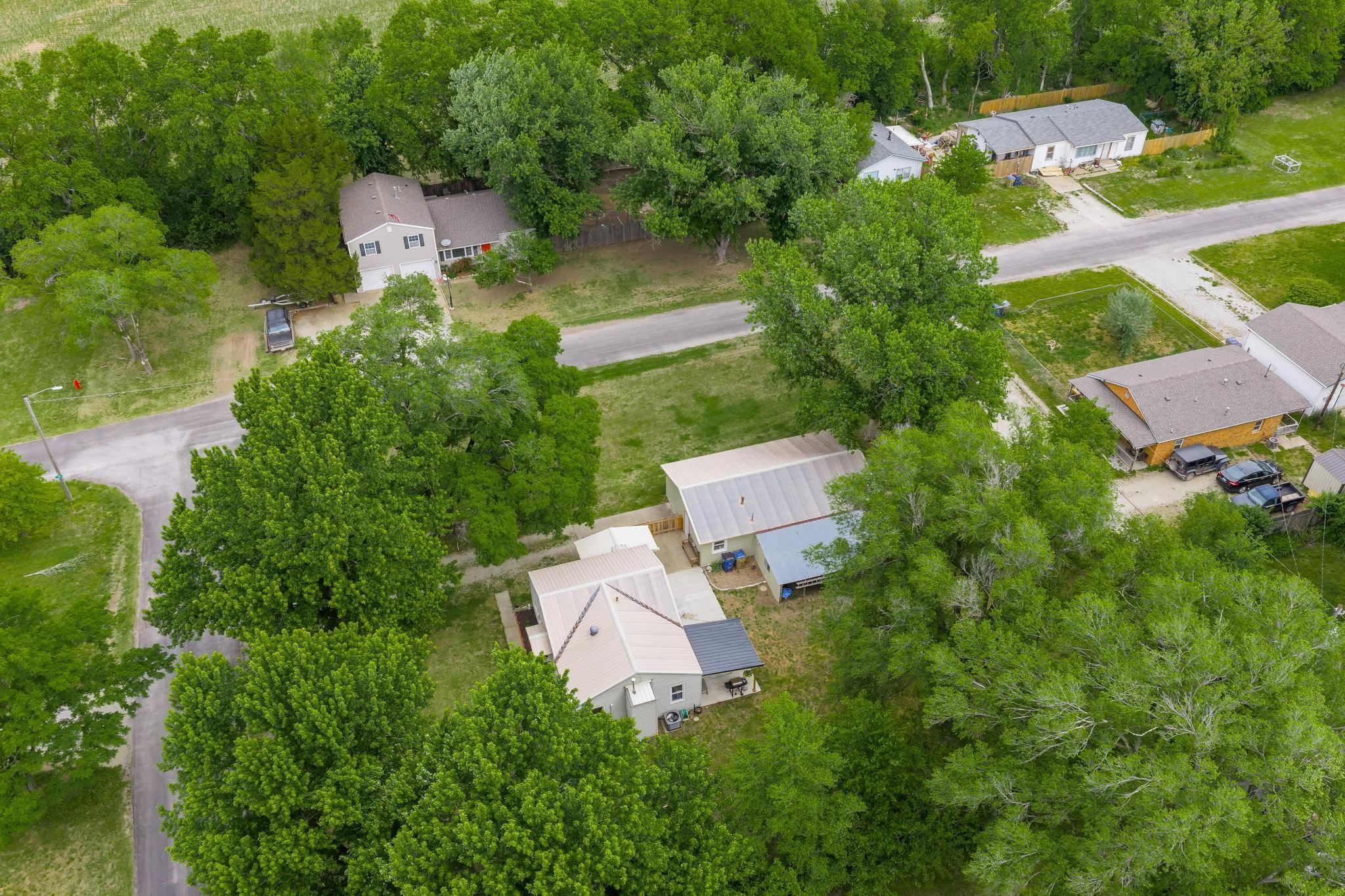 320 N Poplar Douglass KS 67039