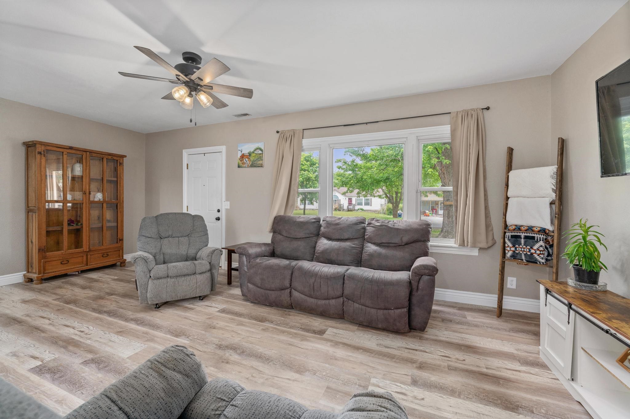320 N Poplar Douglass KS 67039