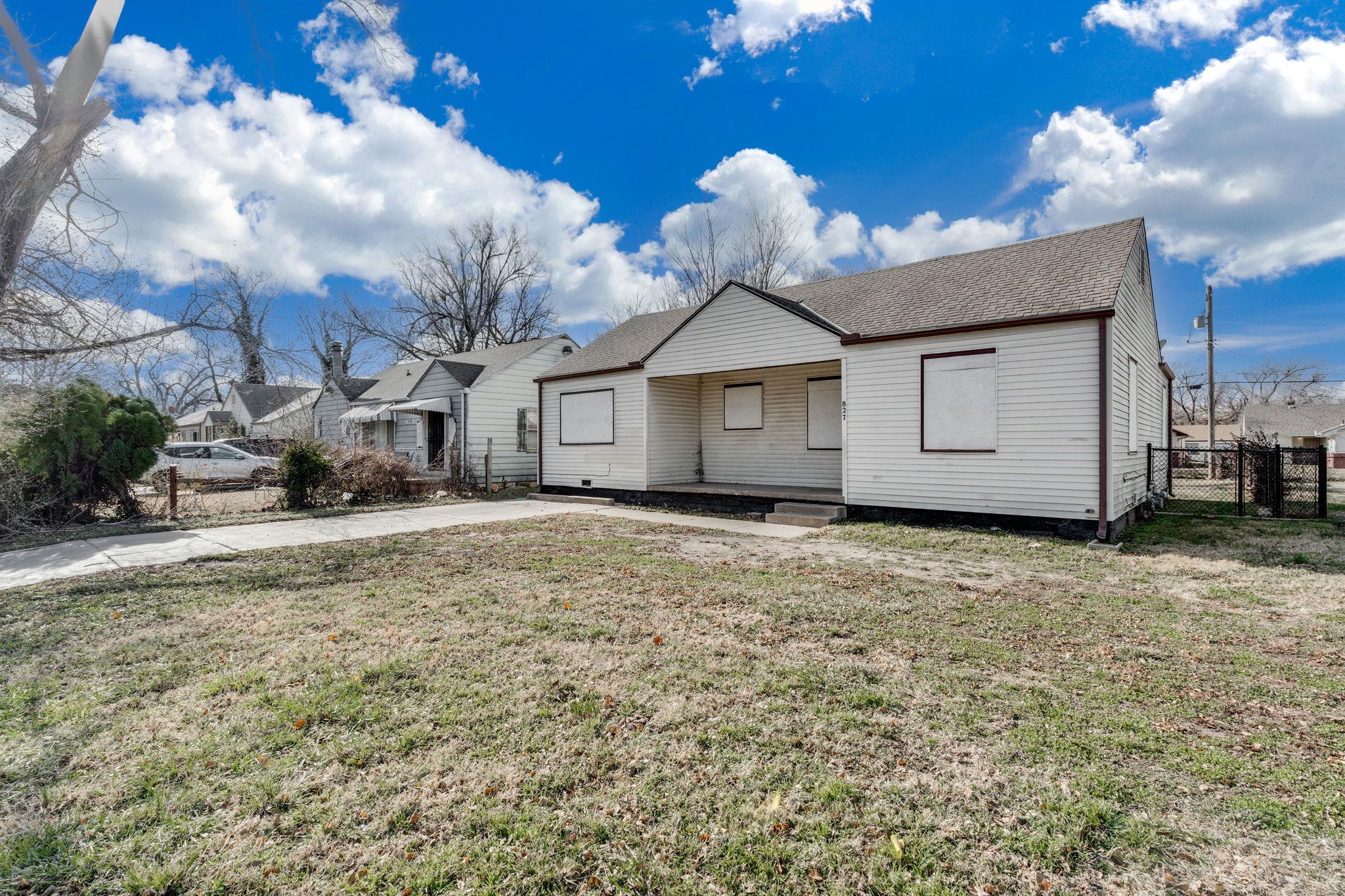 827 N Poplar Street Wichita KS 67214