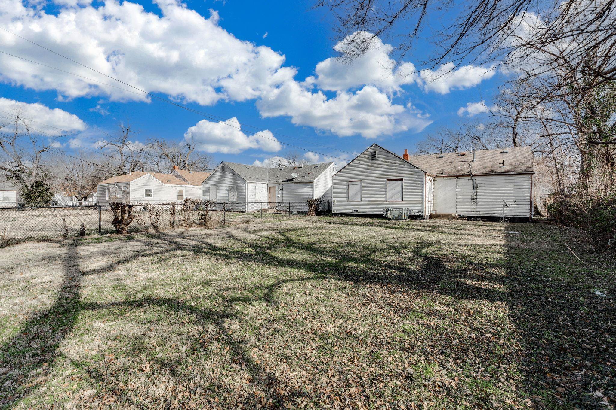 827 N Poplar Street Wichita KS 67214
