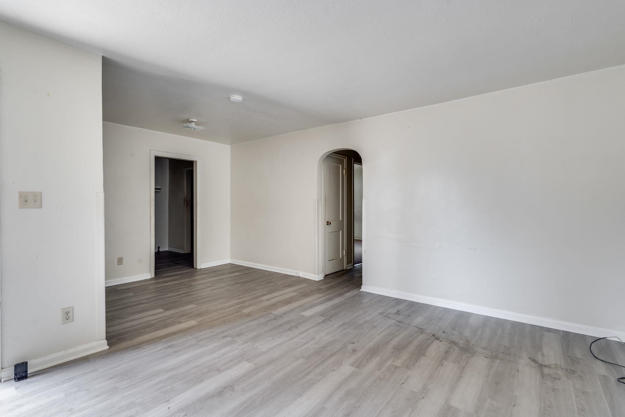 827 N Poplar Street Wichita KS 67214