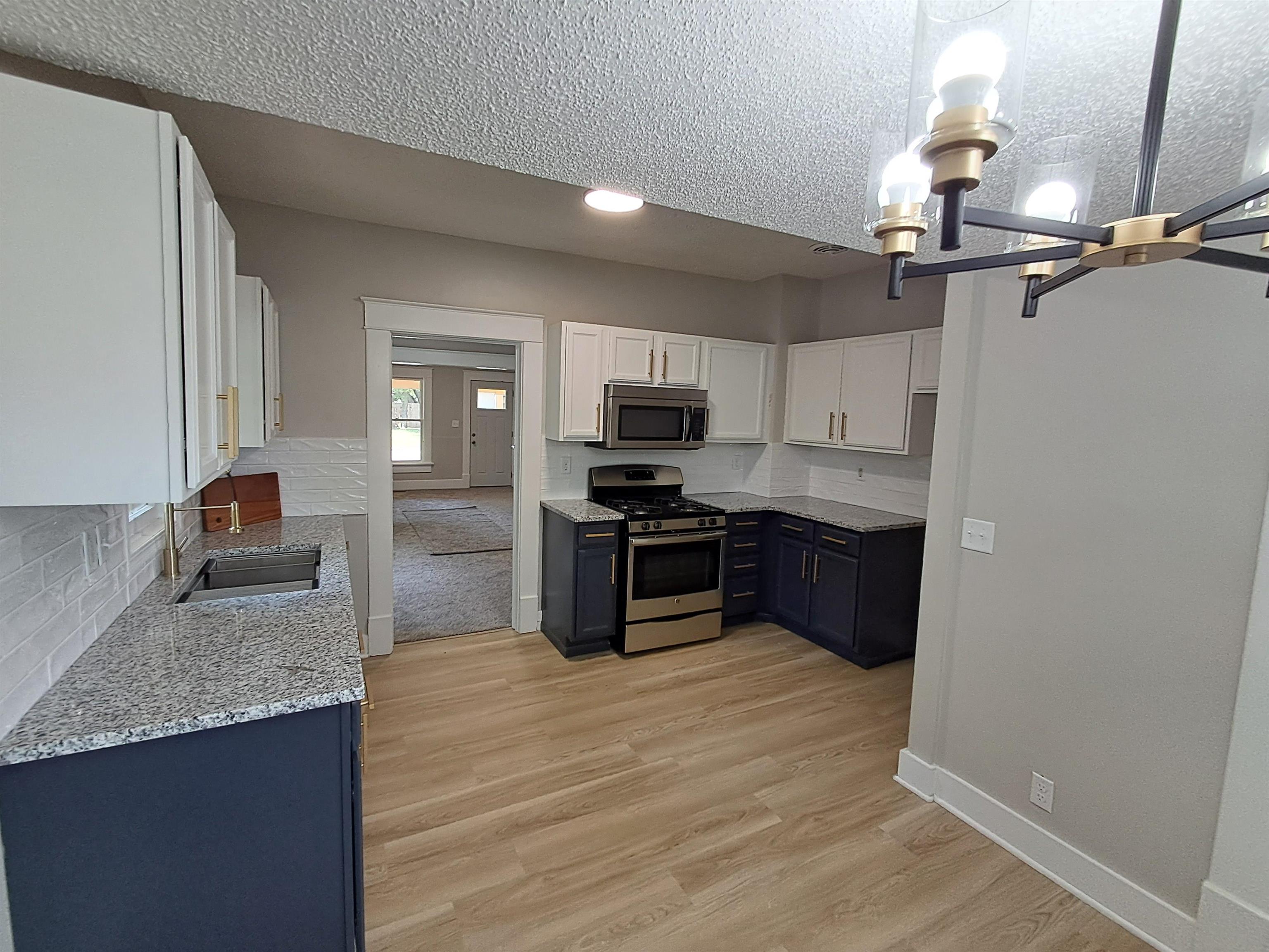 2260 N Woodland Wichita KS 67204