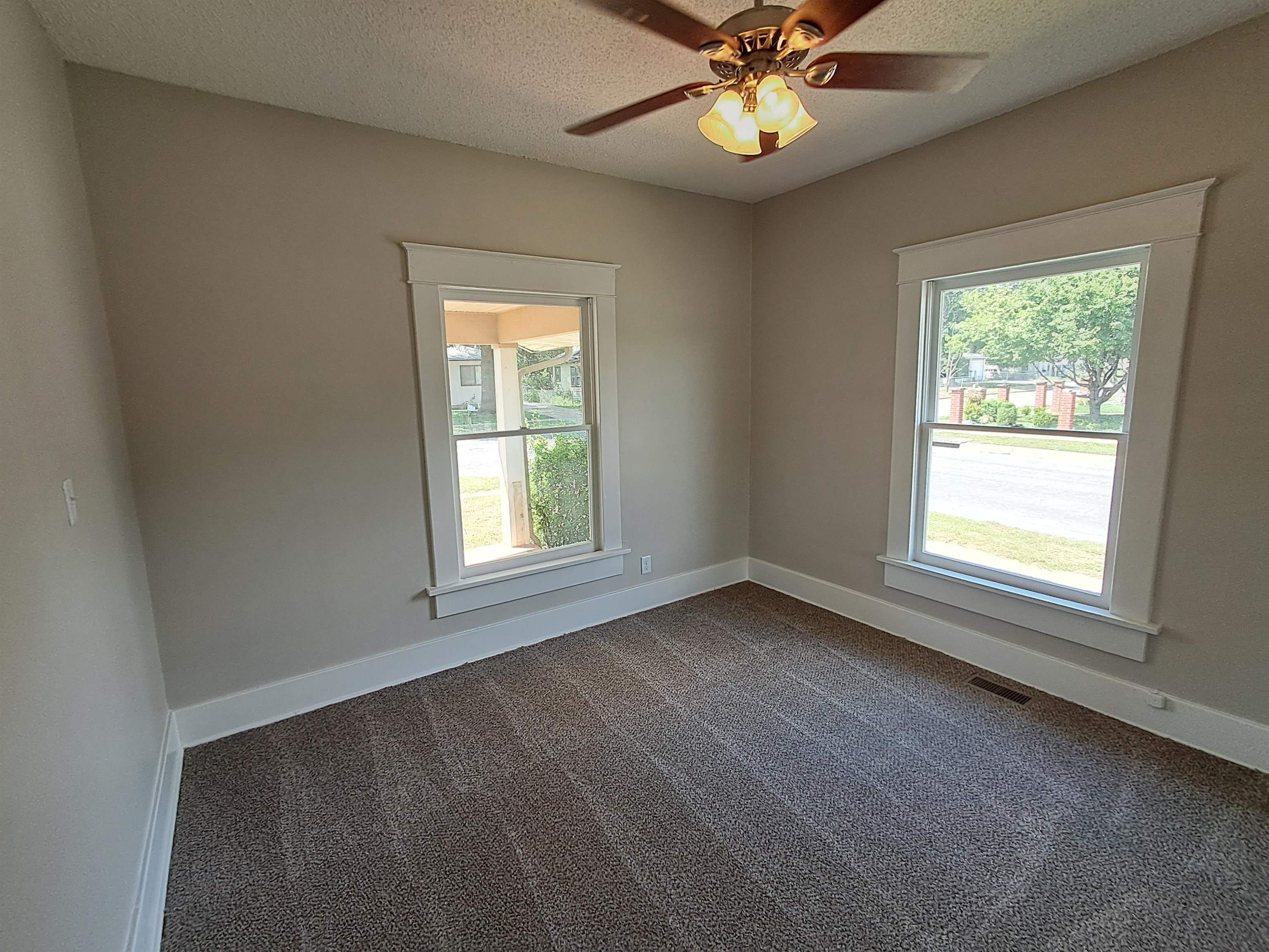 2260 N Woodland Wichita KS 67204