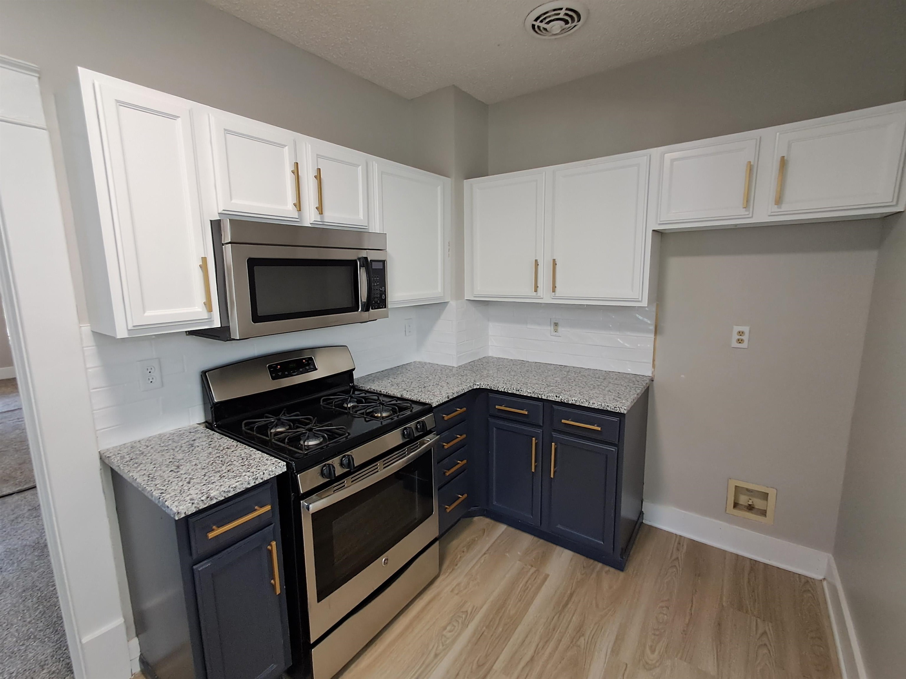 2260 N Woodland Wichita KS 67204