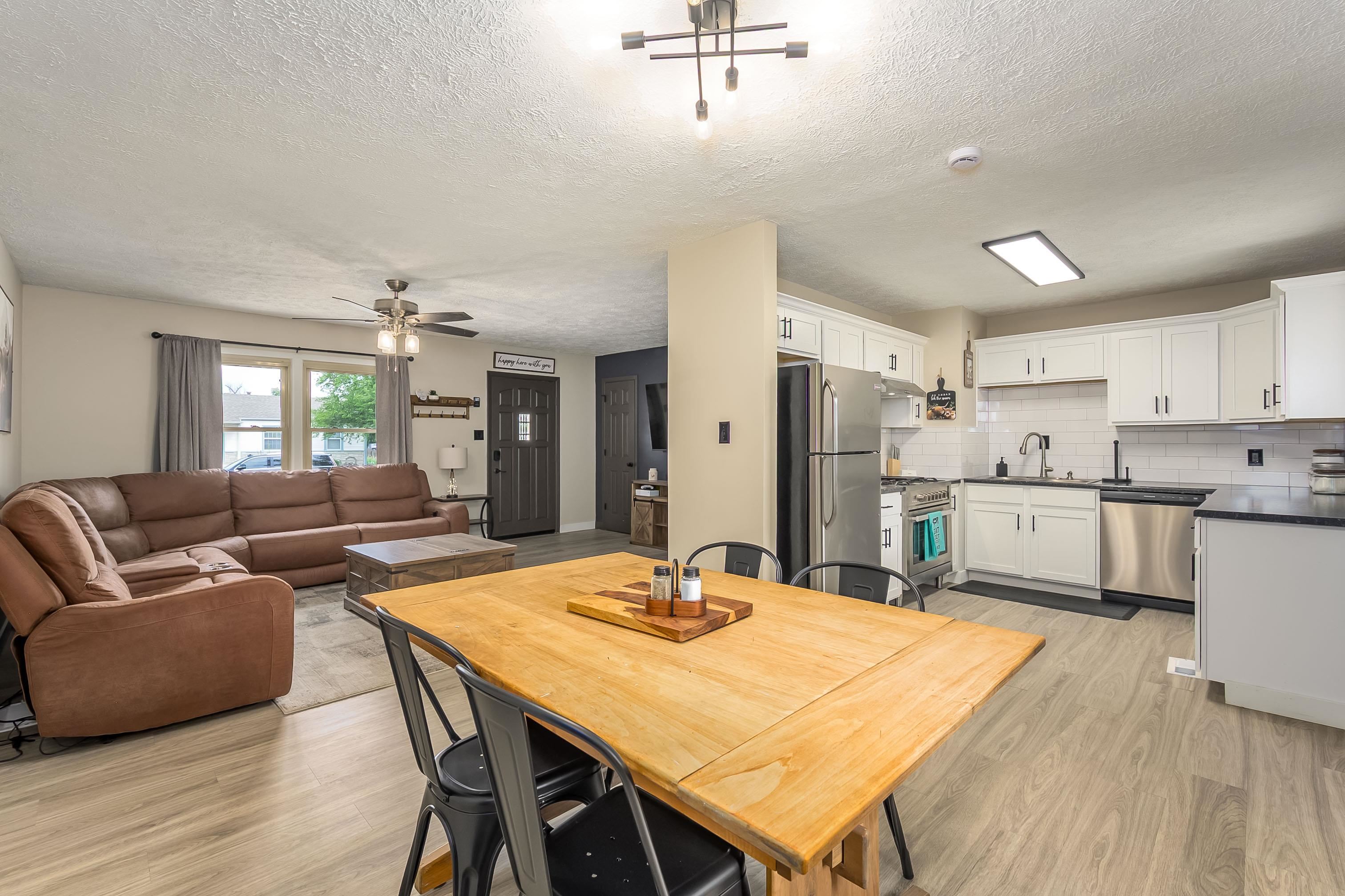 1227 W 19th Avenue Hutchinson KS 67502-3511